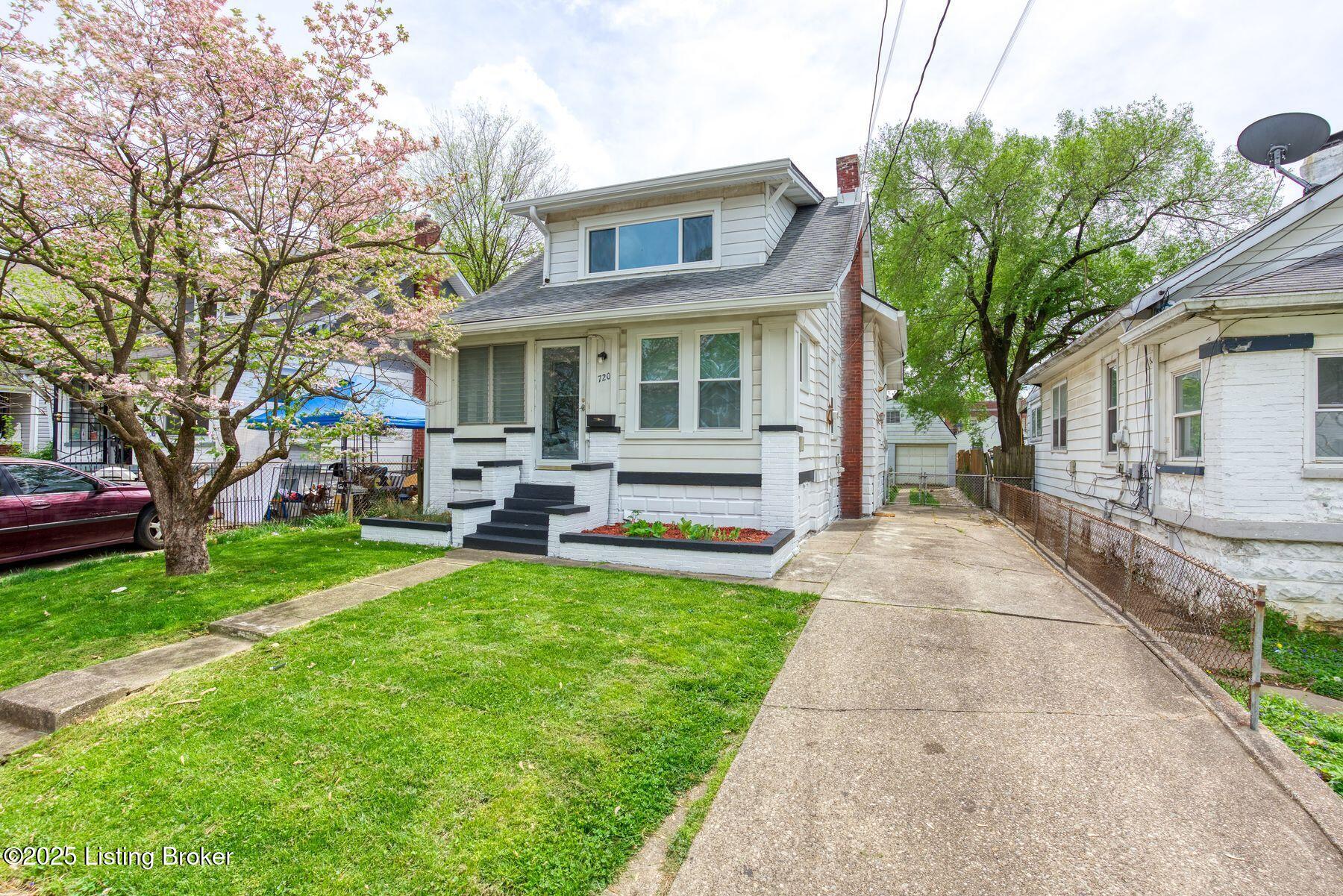 720 W Evelyn Ave