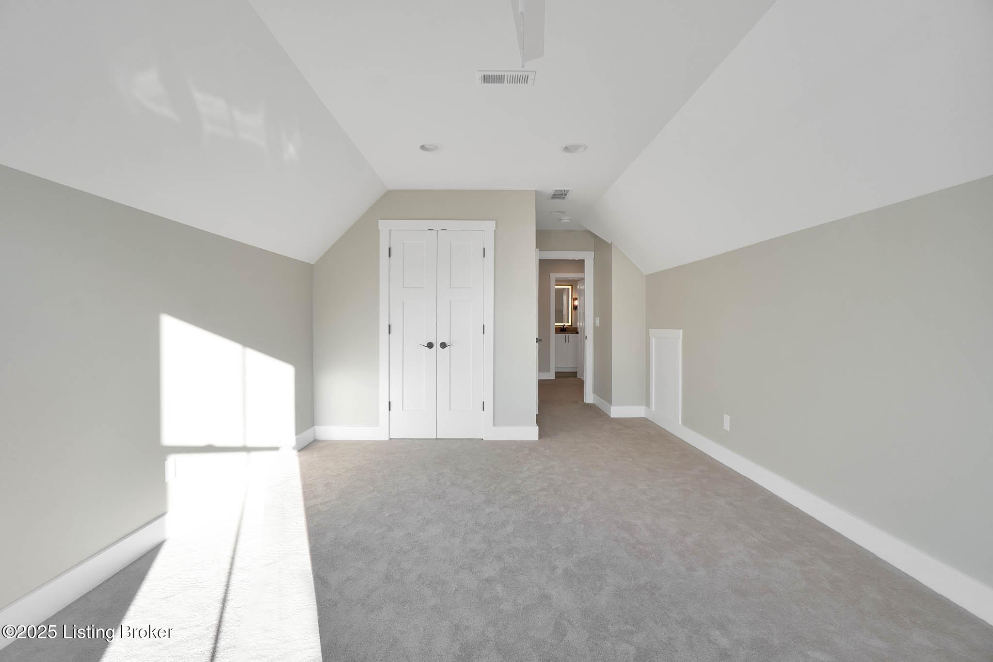 7001 Stable Ct