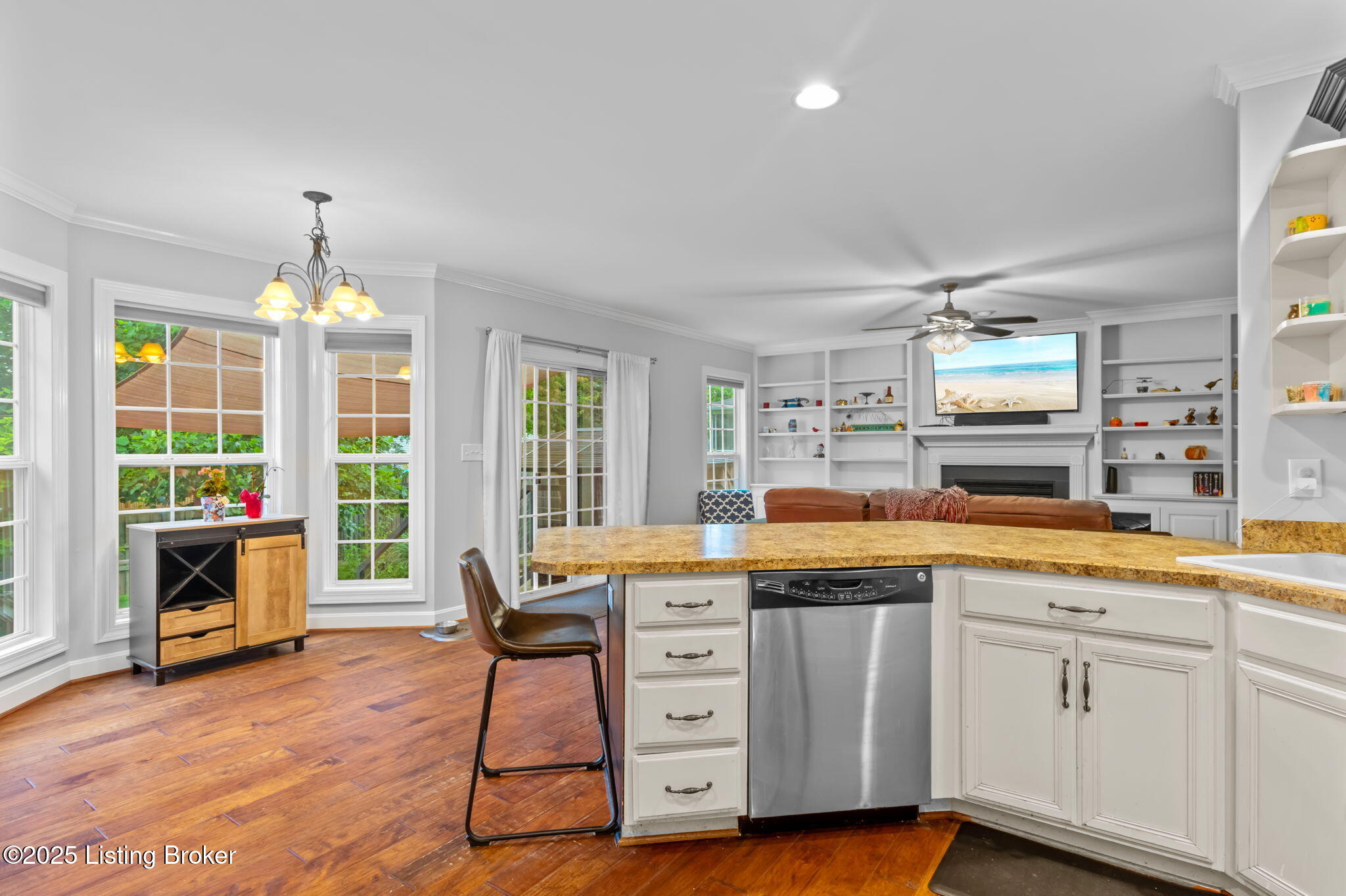 5606 Sundrop Pl