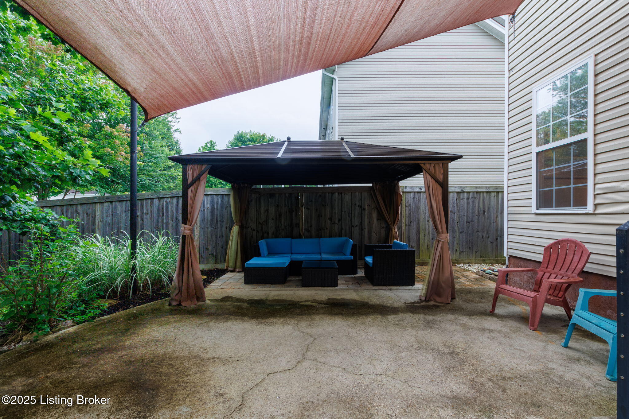 5606 Sundrop Pl