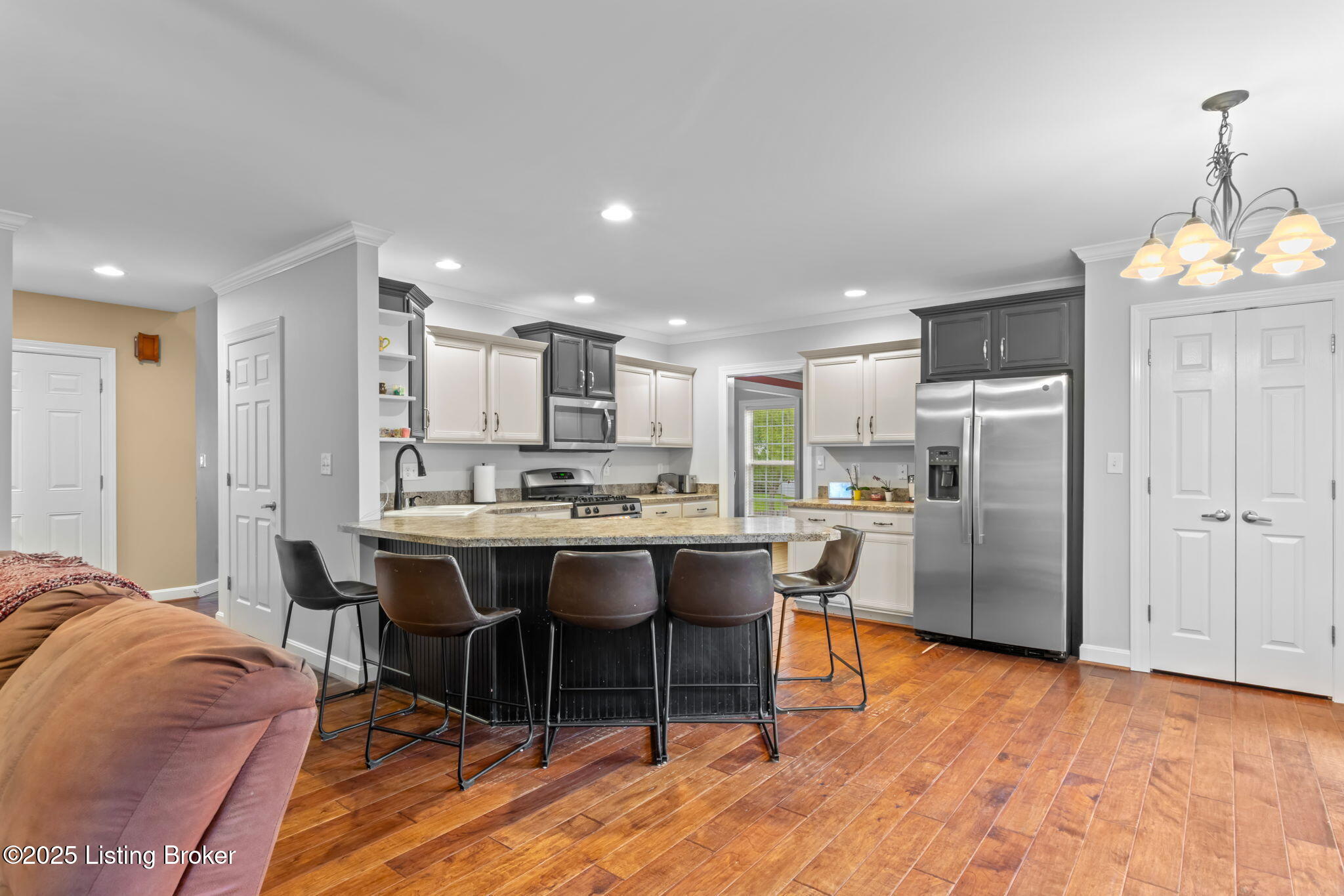 5606 Sundrop Pl