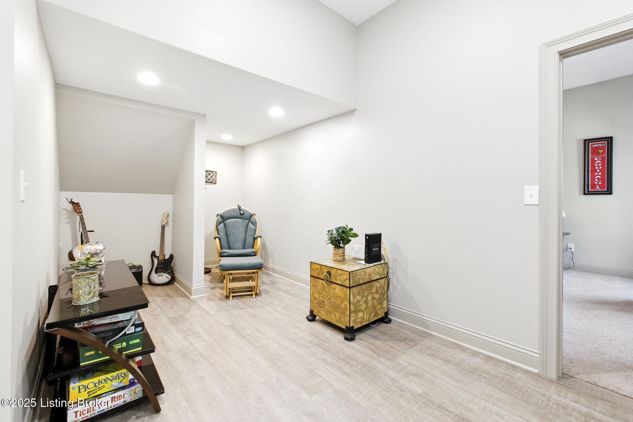 6527 Claymont Village Dr