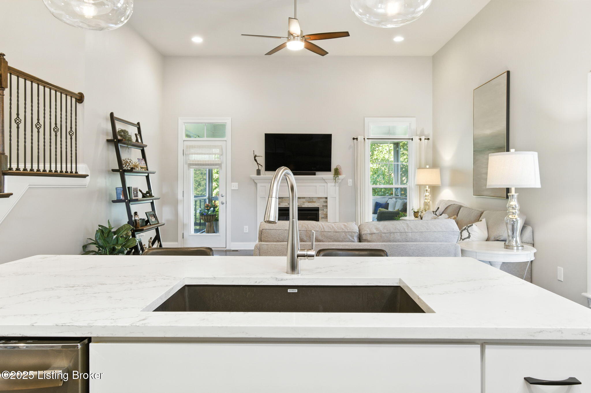 6527 Claymont Village Dr