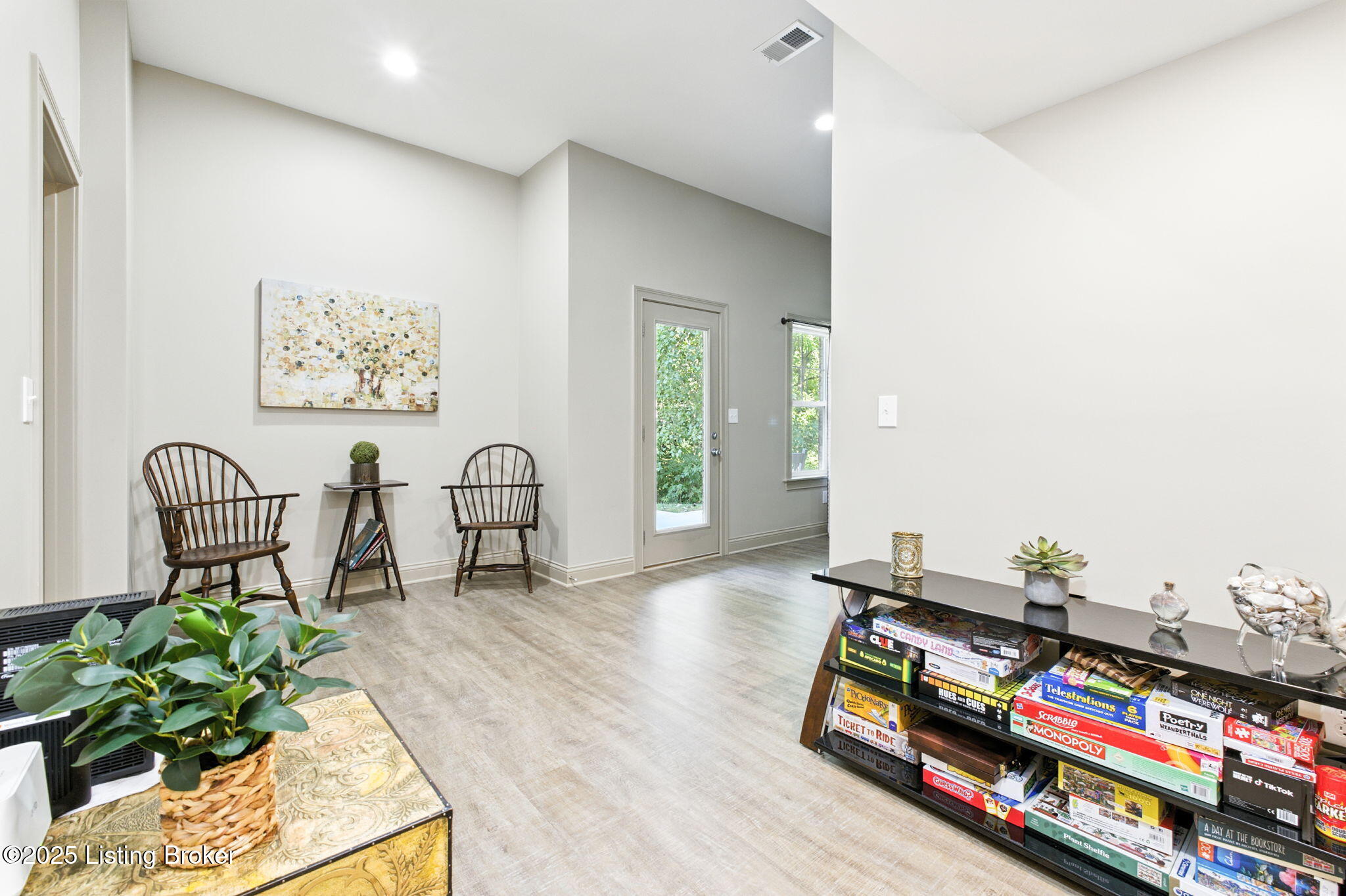 6527 Claymont Village Dr