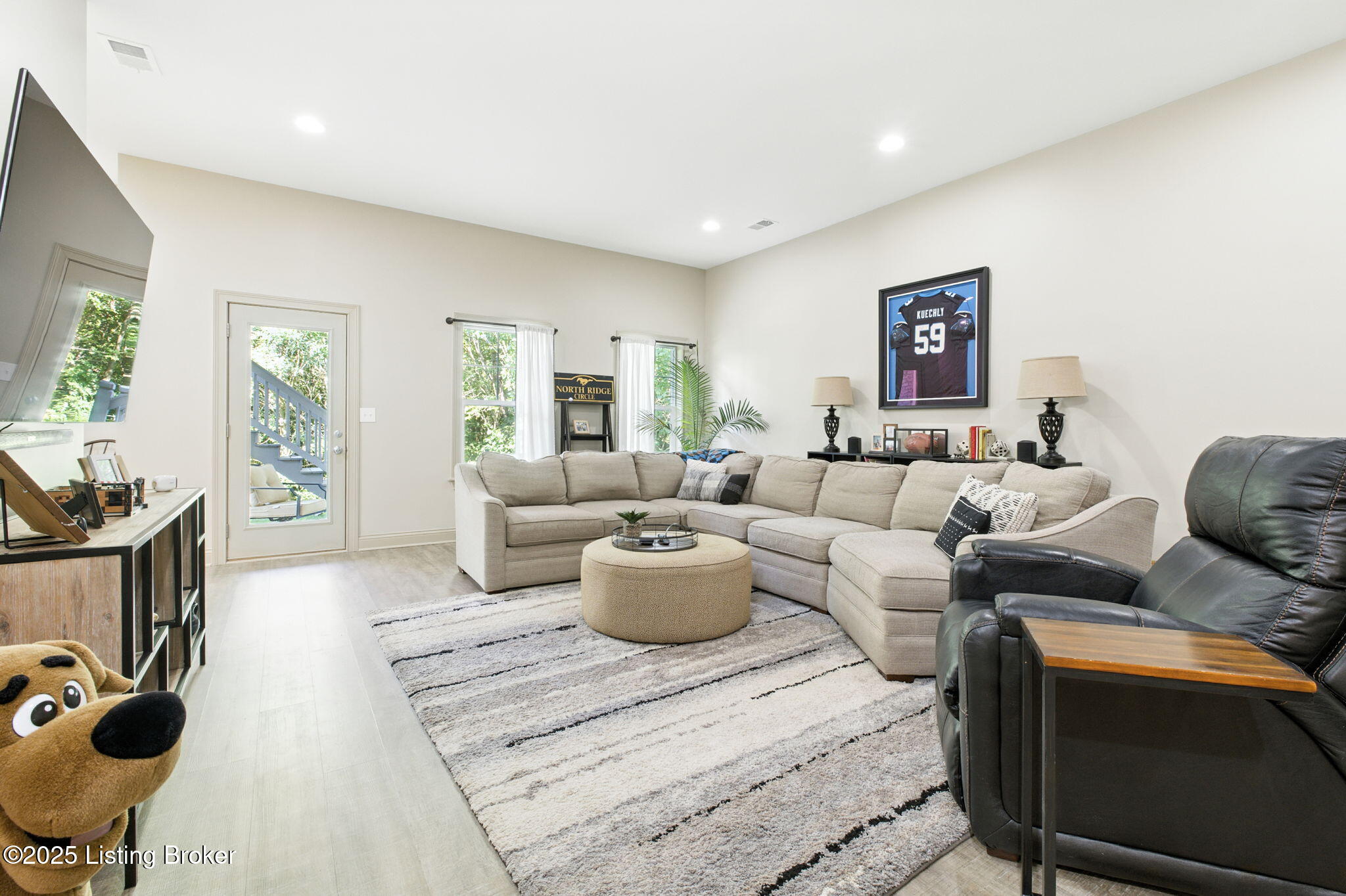 6527 Claymont Village Dr