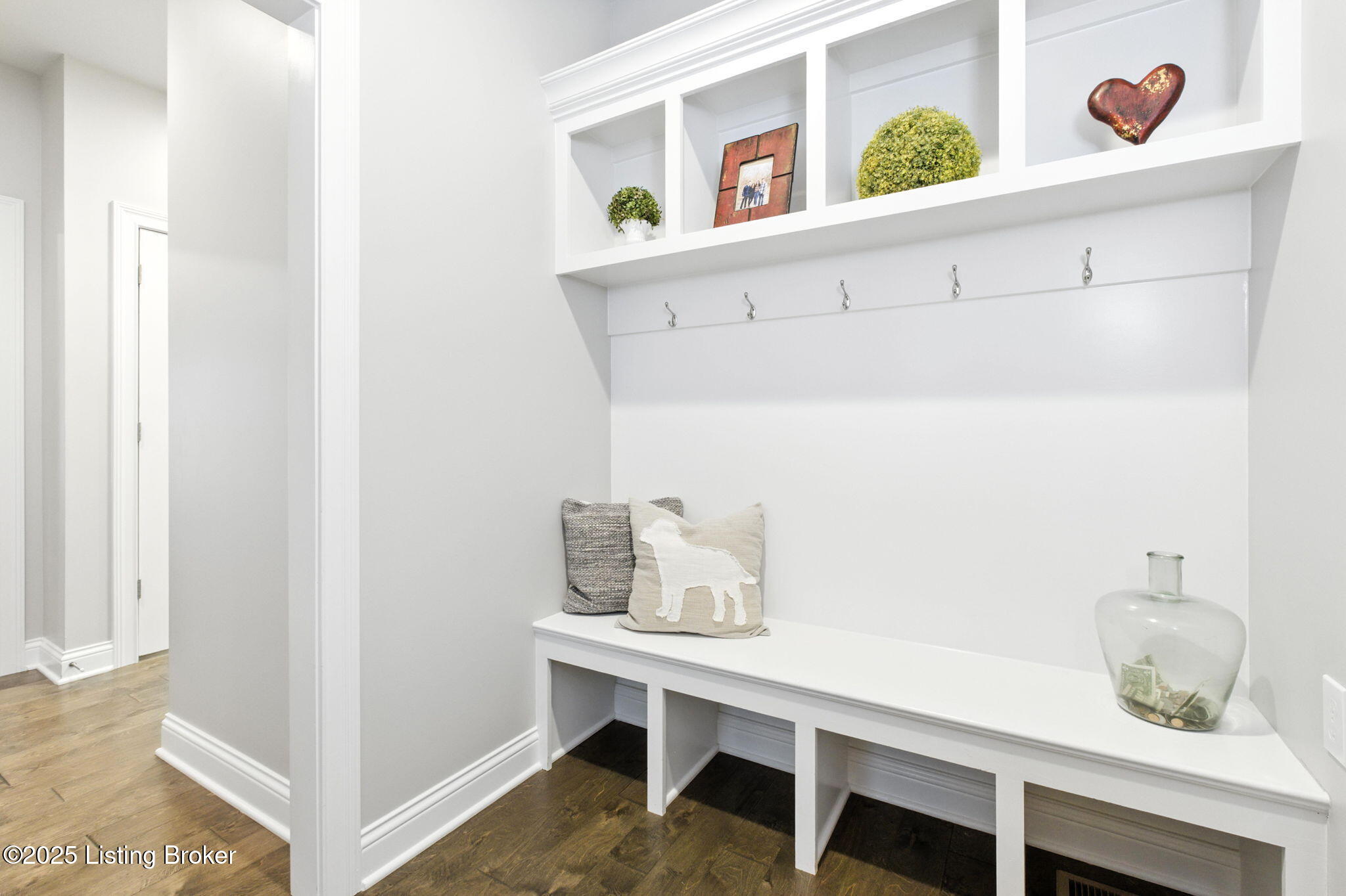 6527 Claymont Village Dr