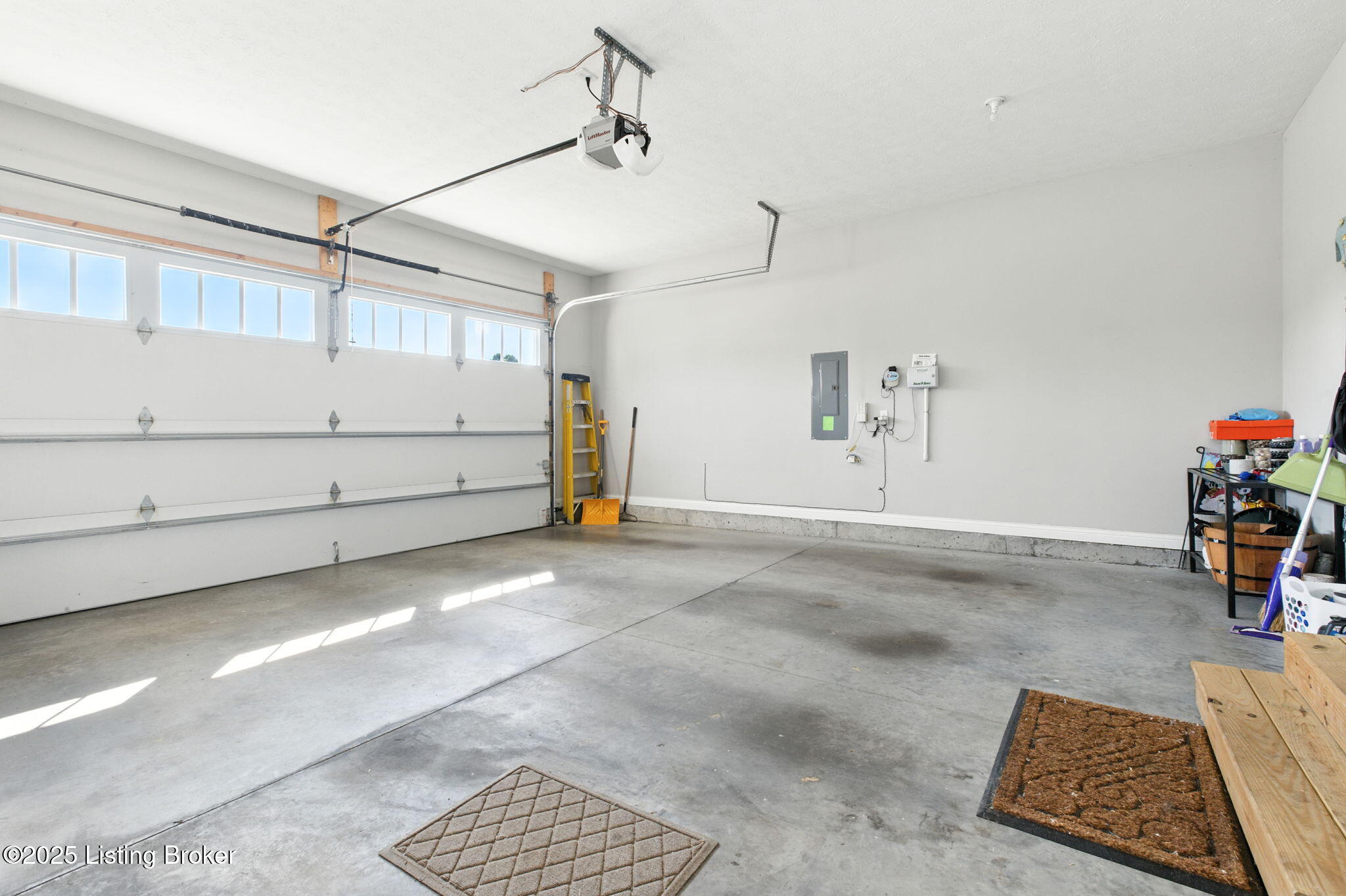 6527 Claymont Village Dr