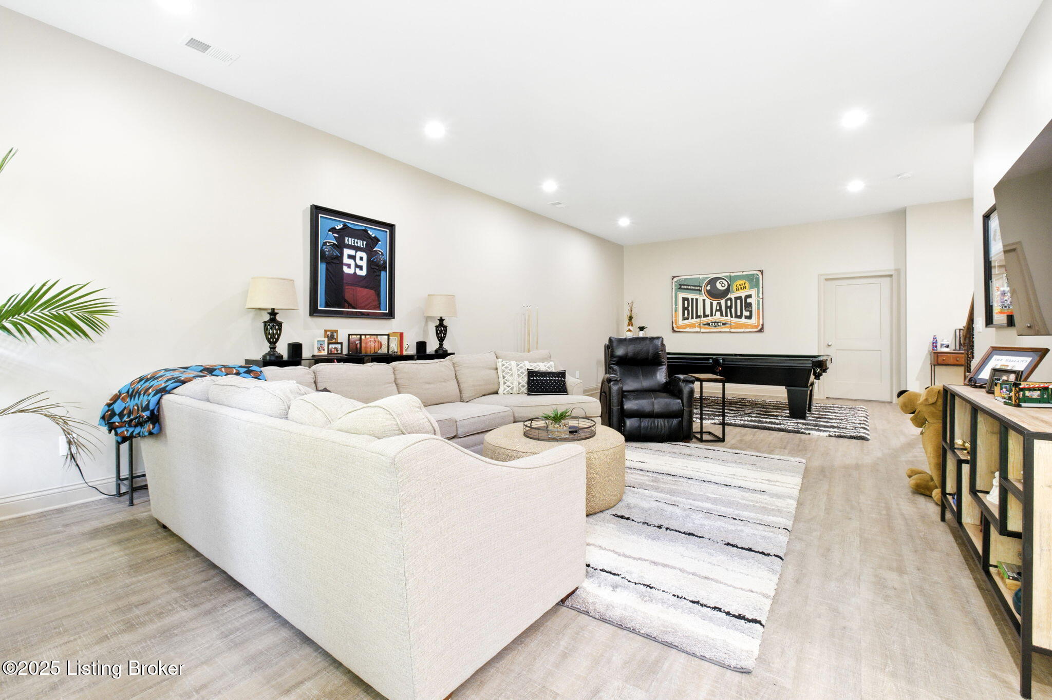 6527 Claymont Village Dr