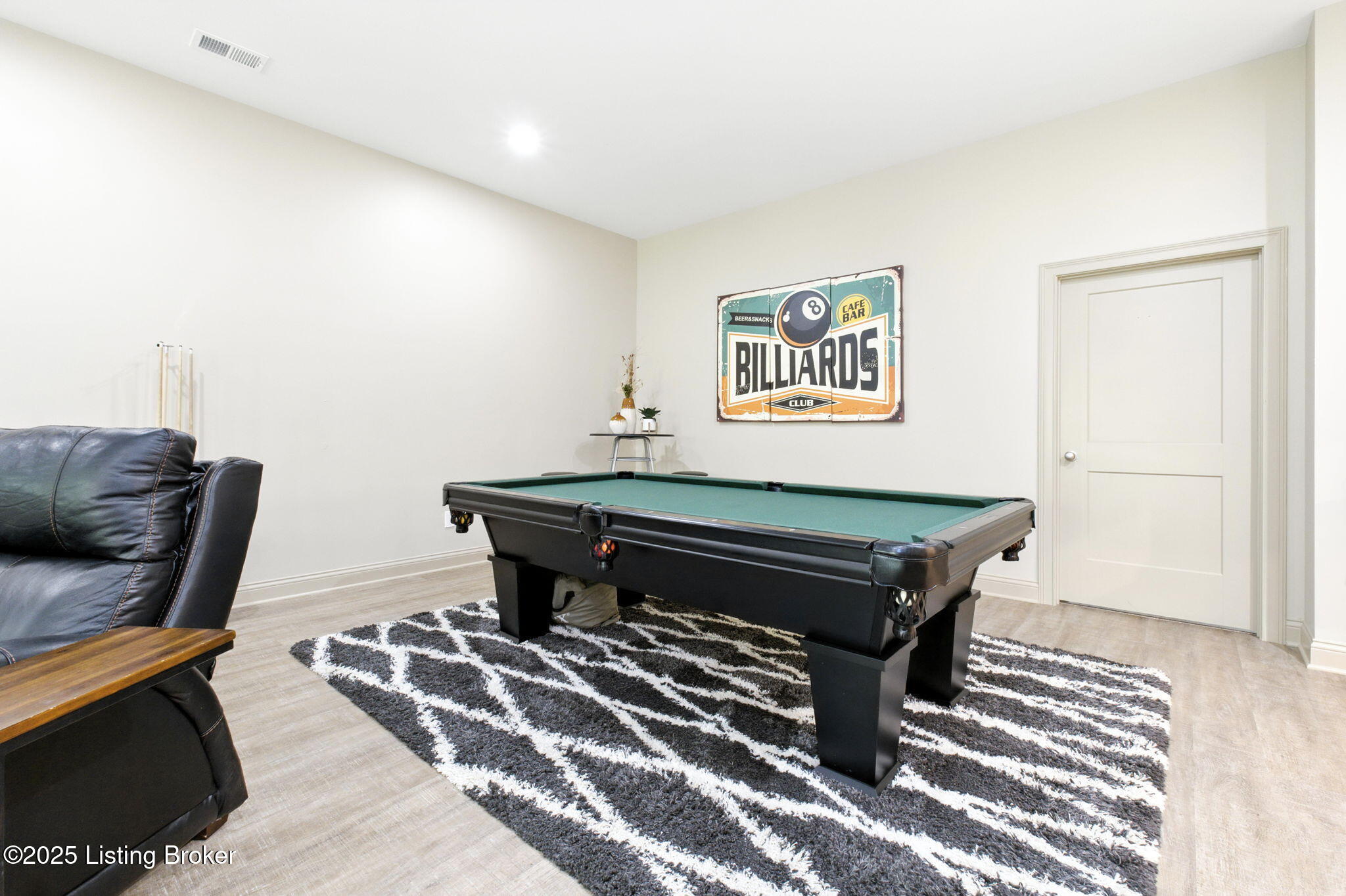 6527 Claymont Village Dr