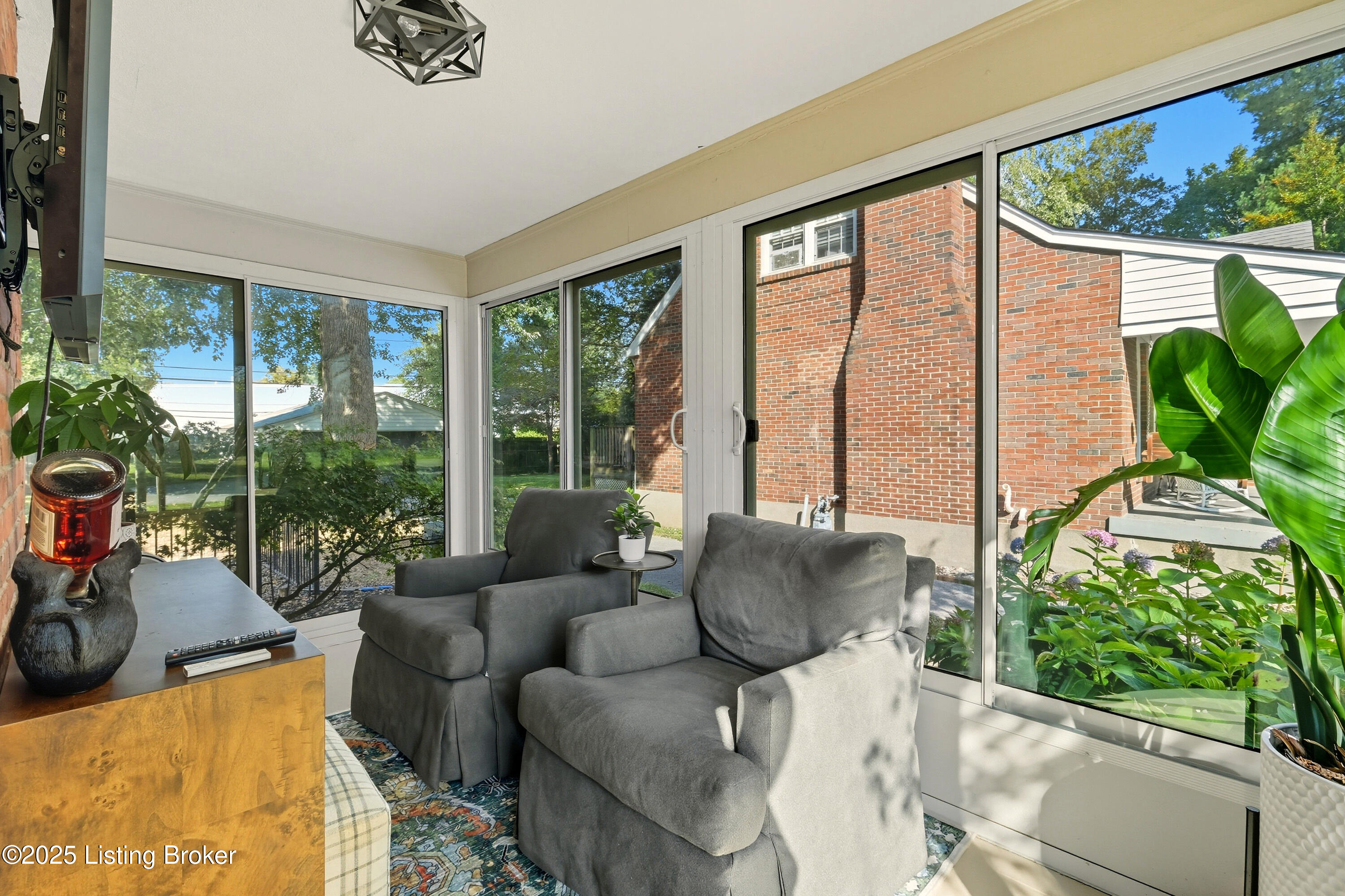 4509 Winchester Rd, Louisville