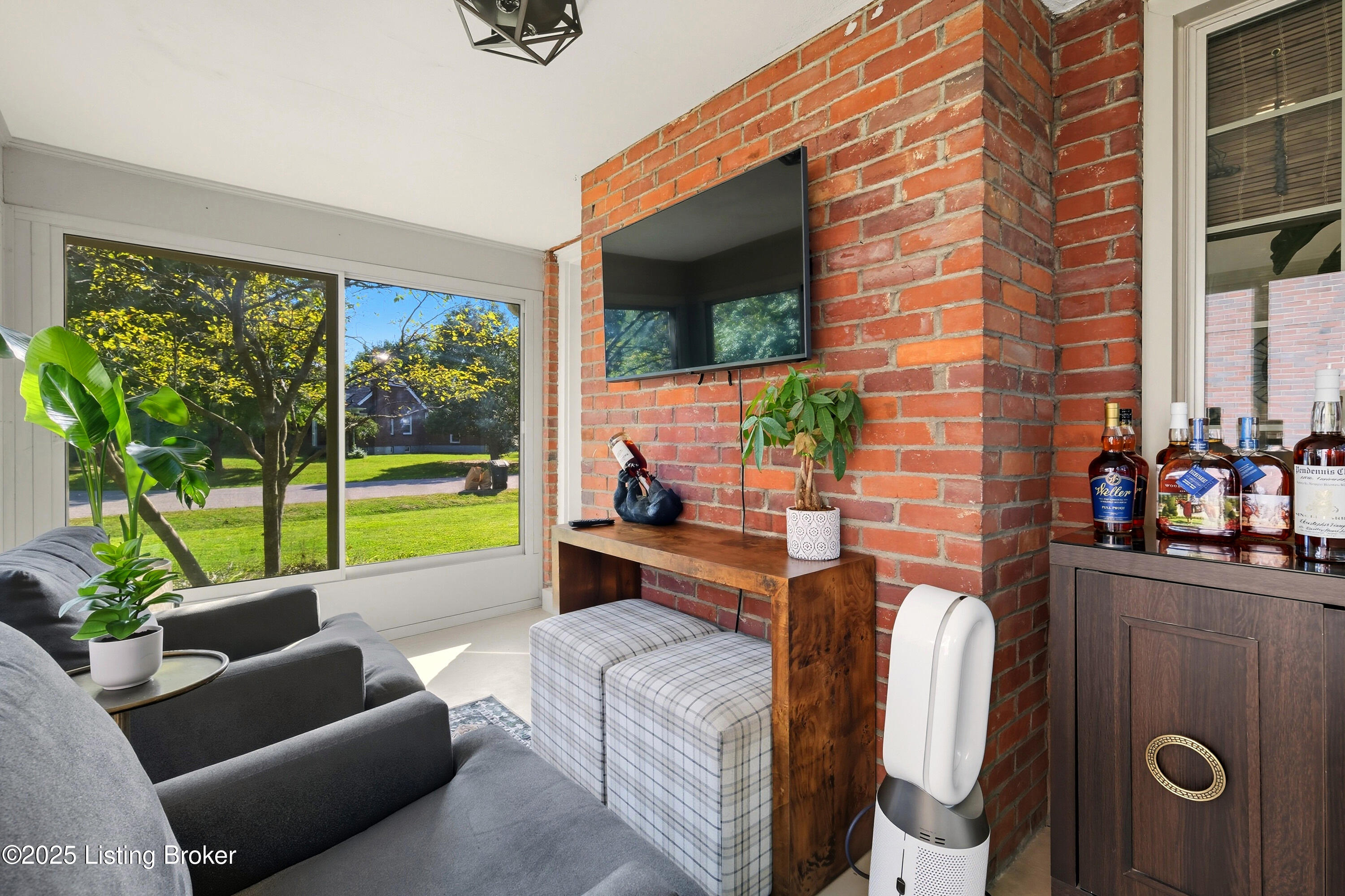 4509 Winchester Rd, Louisville