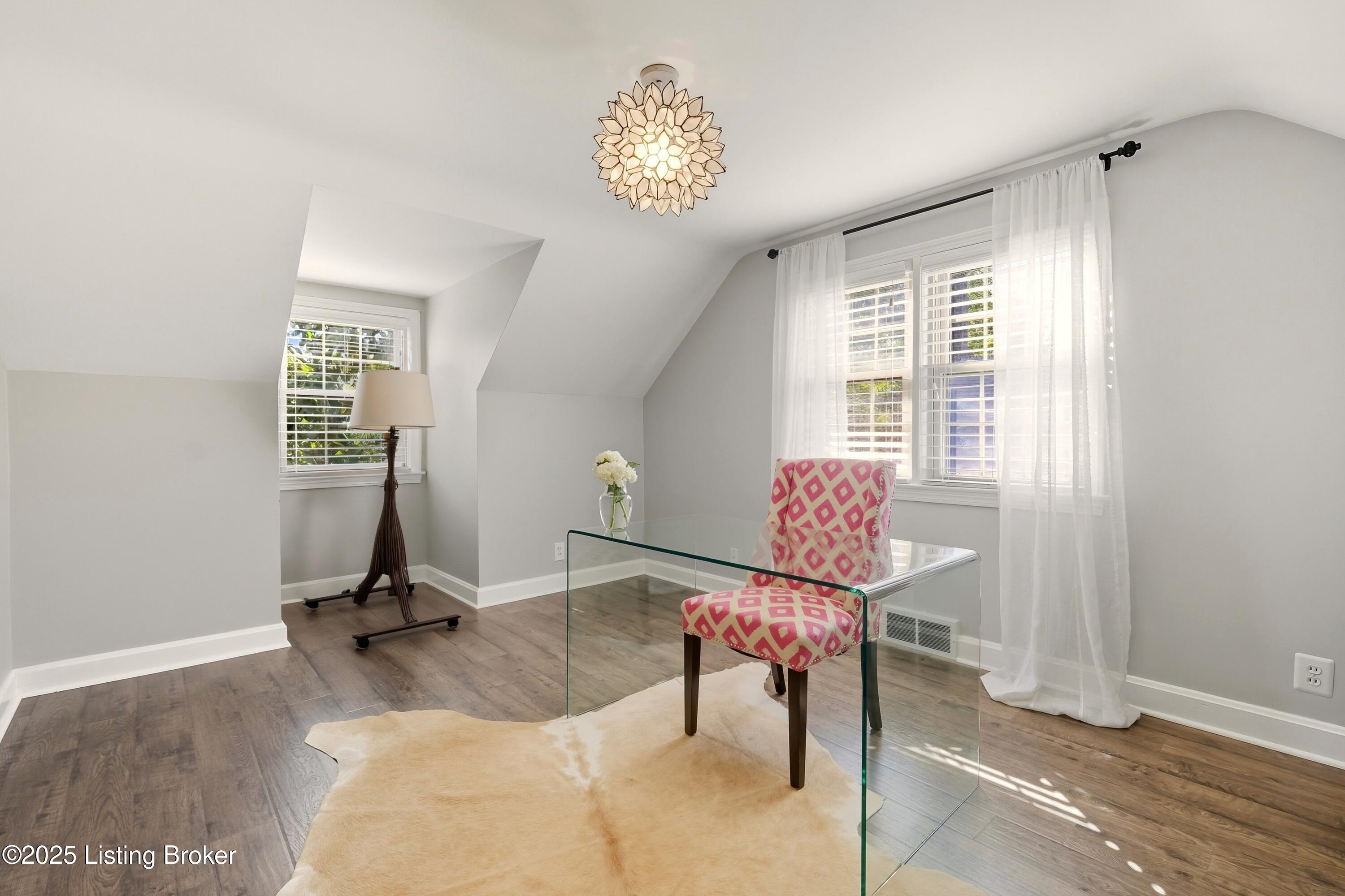 4509 Winchester Rd, Louisville