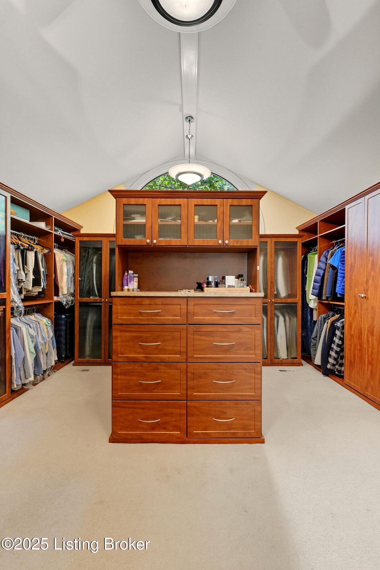 6 Wolf Pen Ln, Prospect