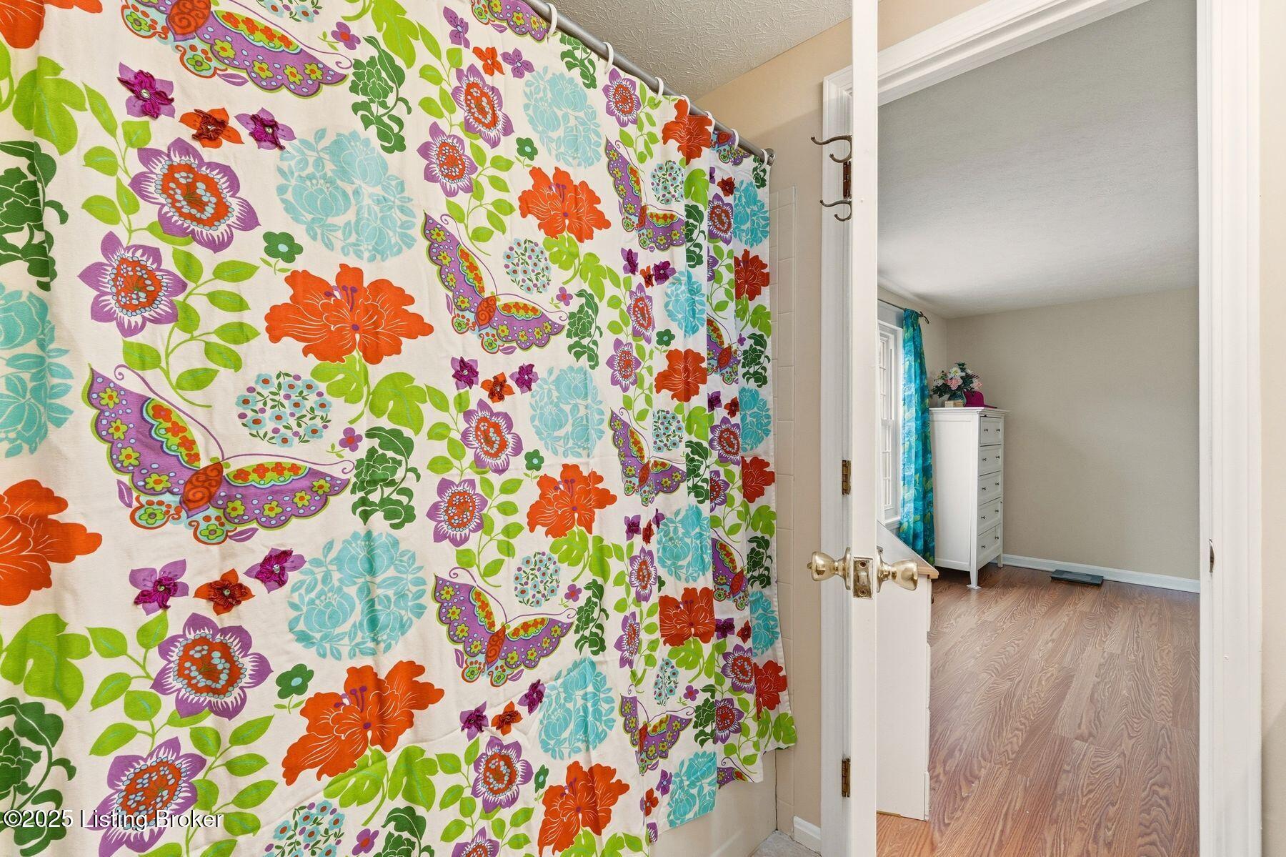 10100 Settlers Crest Ln