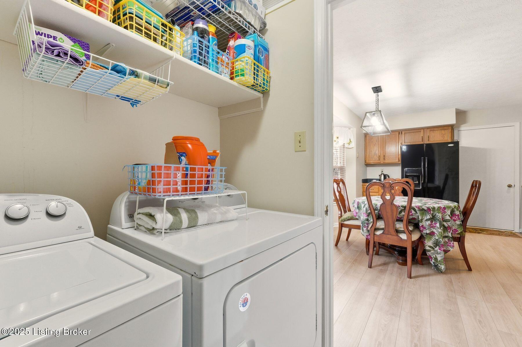 10100 Settlers Crest Ln