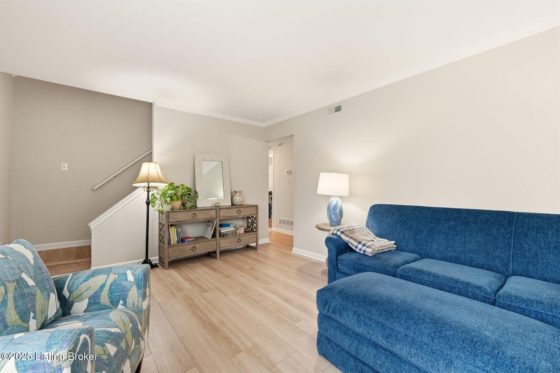 10100 Settlers Crest Ln