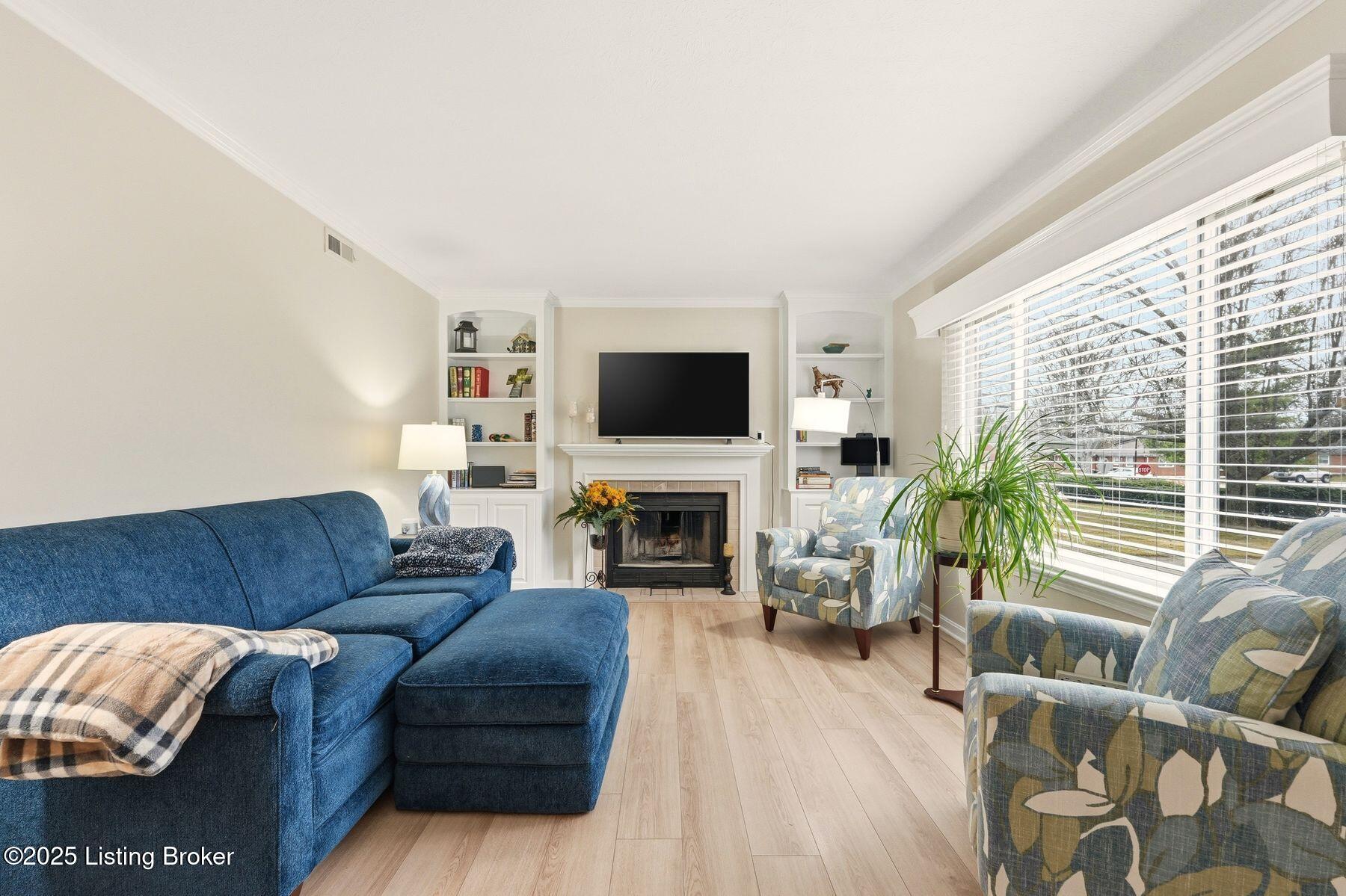 10100 Settlers Crest Ln