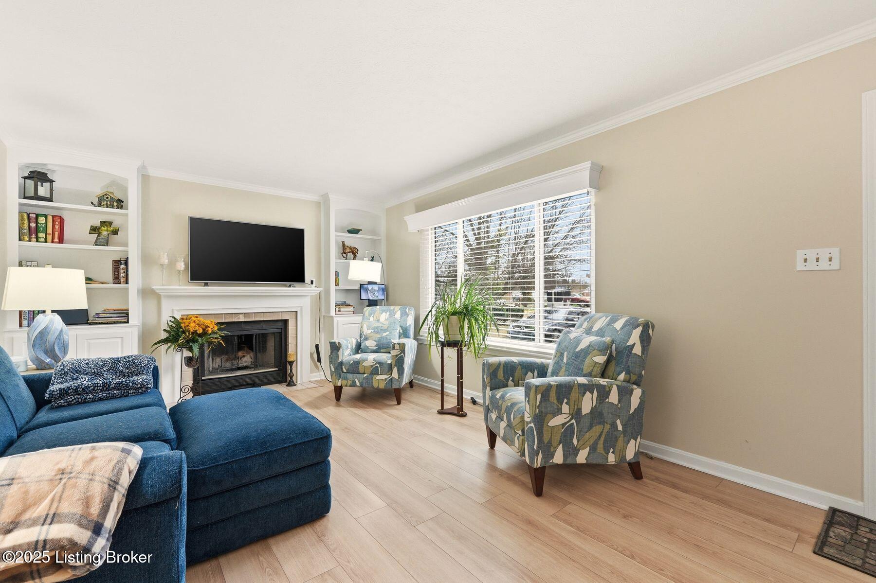 10100 Settlers Crest Ln