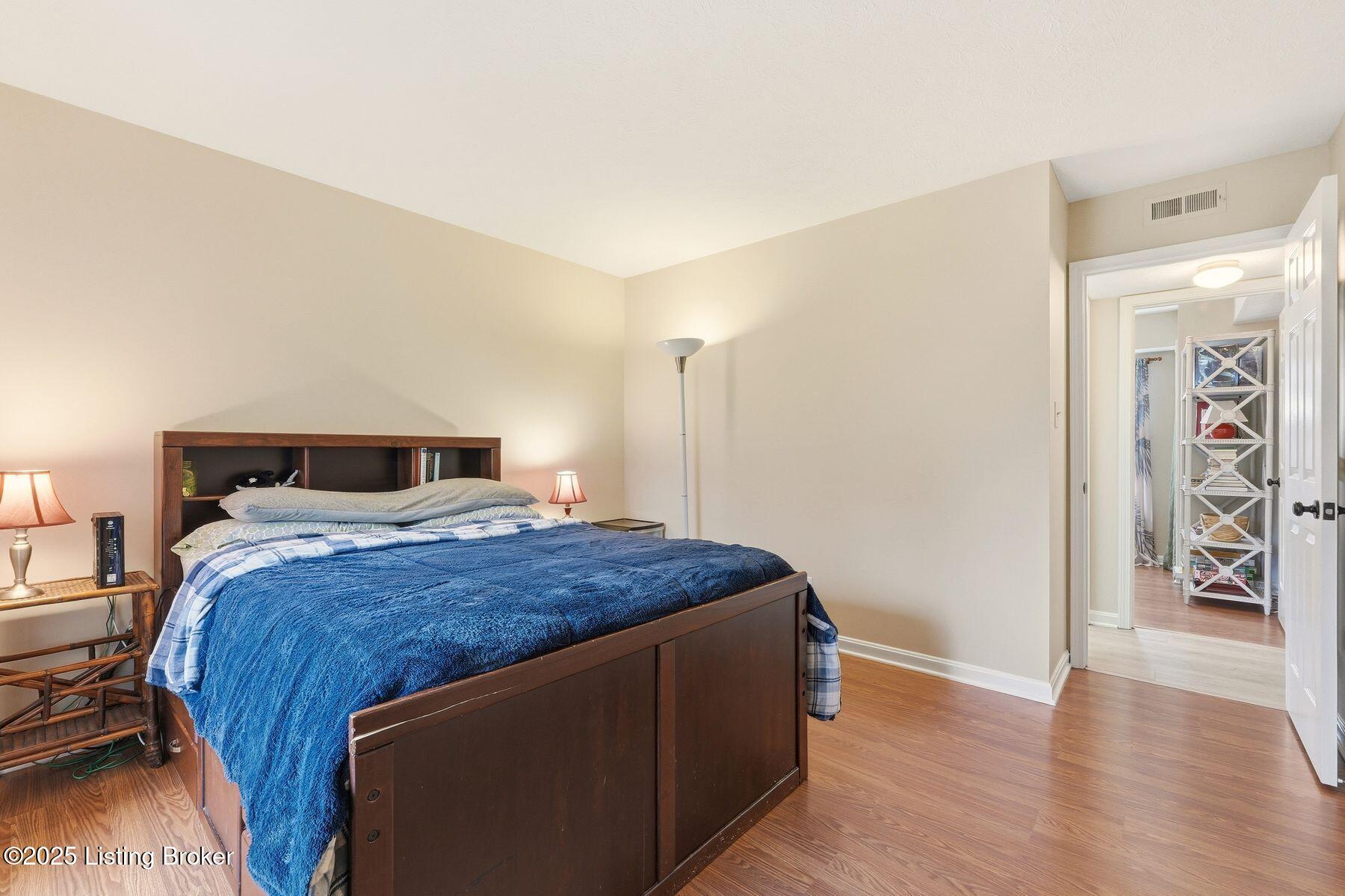 10100 Settlers Crest Ln