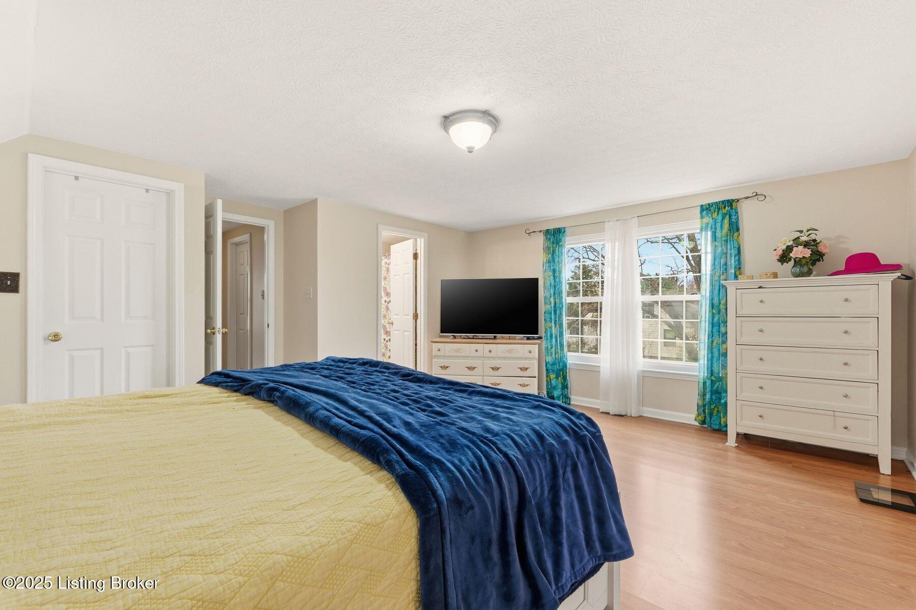 10100 Settlers Crest Ln