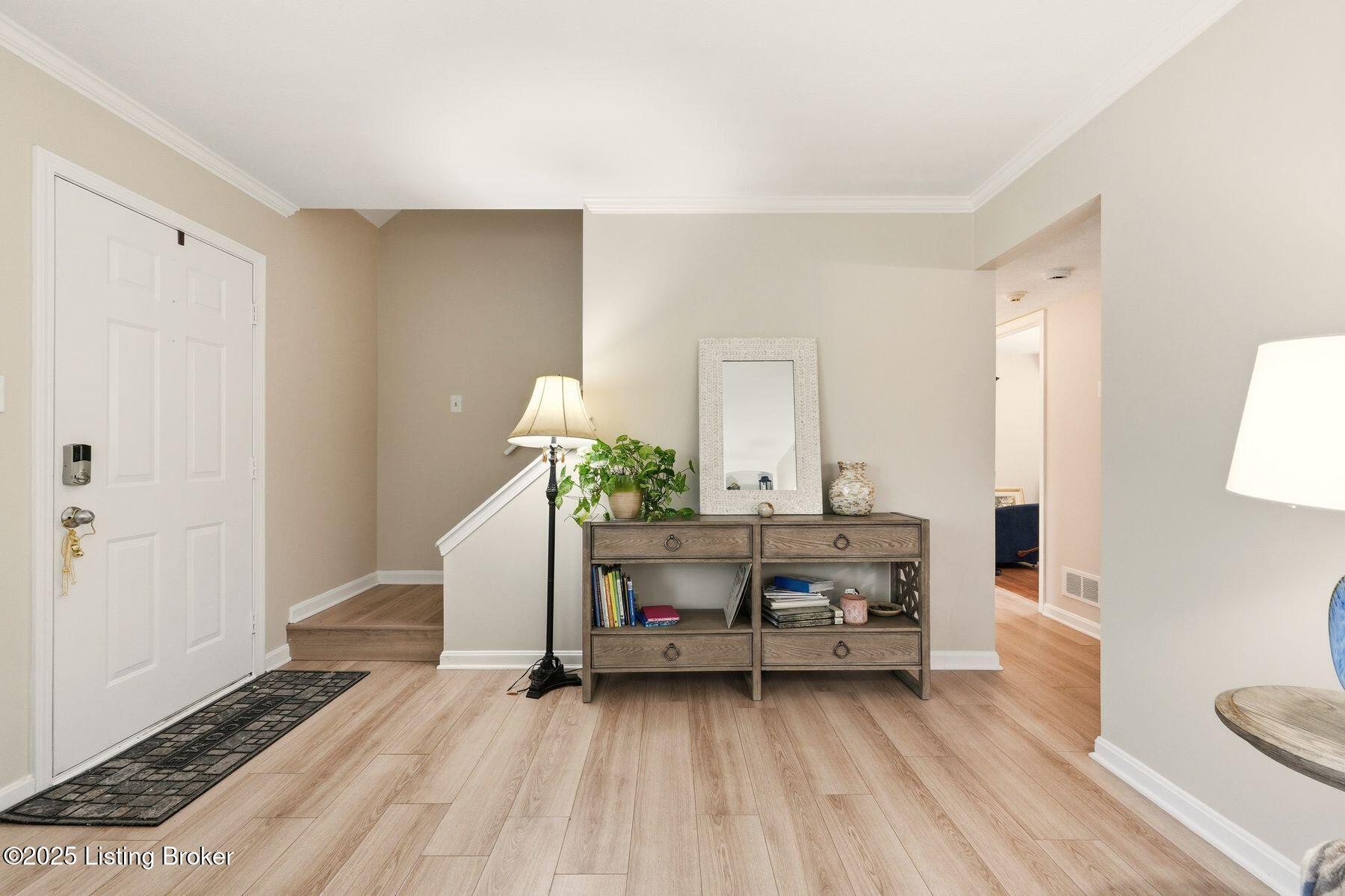 10100 Settlers Crest Ln