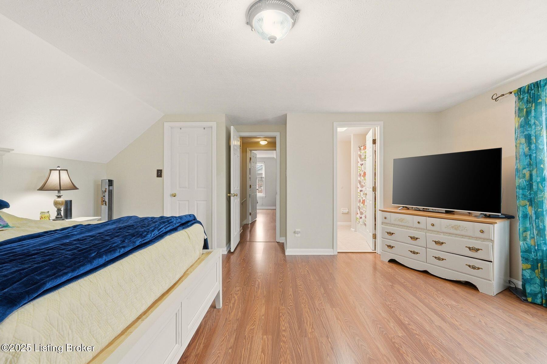 10100 Settlers Crest Ln