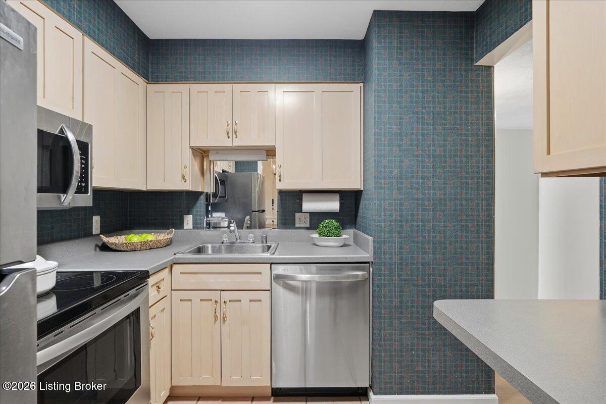 8005 Montero Dr # F7