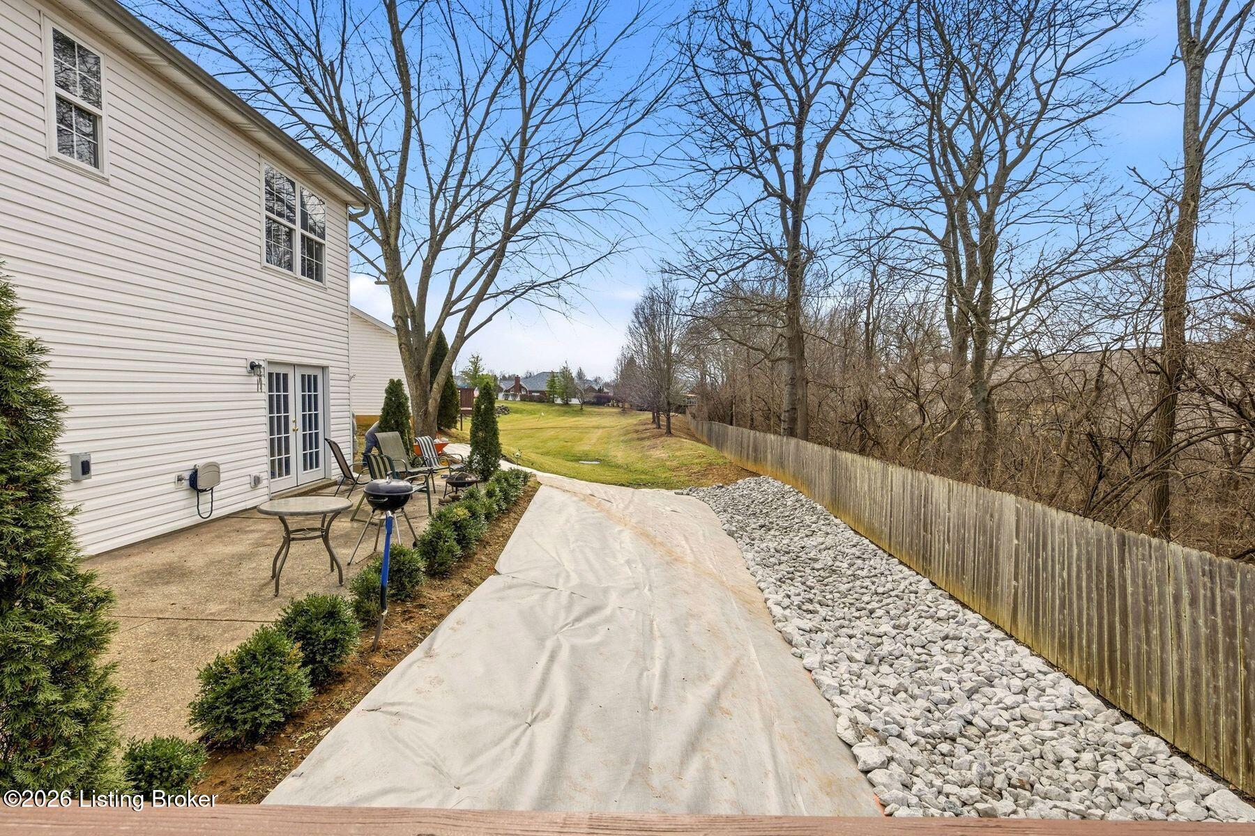 210 Charlton Wynde Dr 5