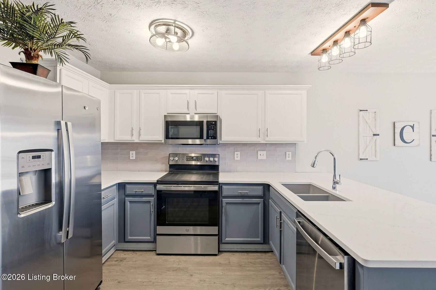 210 Charlton Wynde Dr 5