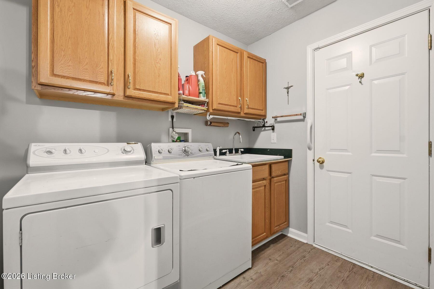 210 Charlton Wynde Dr 5