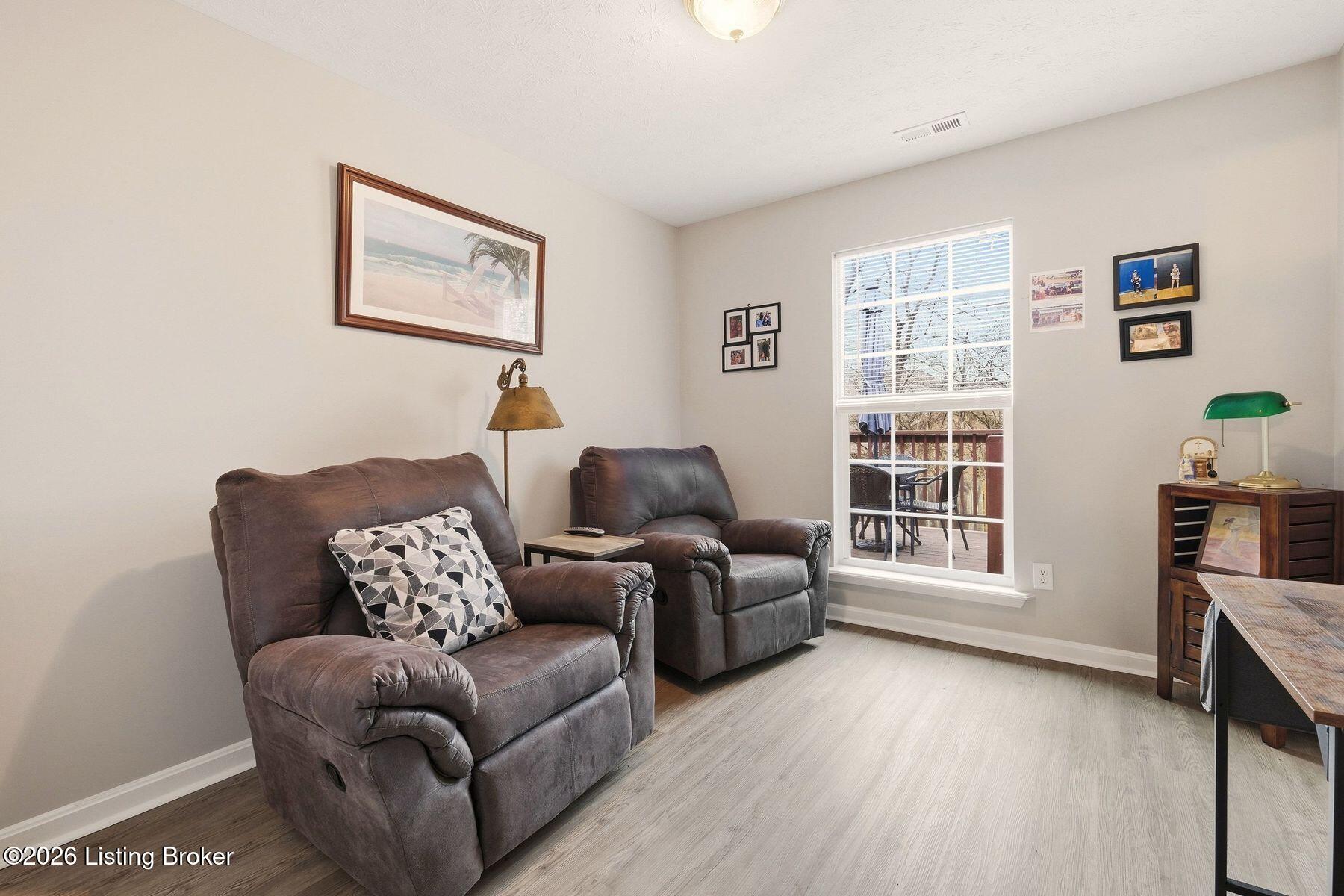210 Charlton Wynde Dr 5
