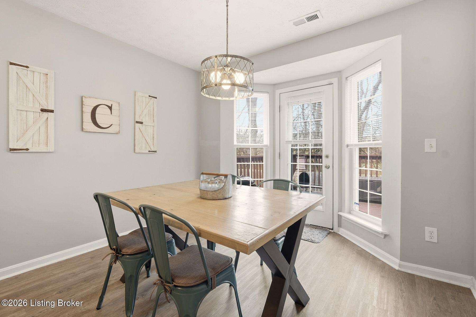 210 Charlton Wynde Dr 5
