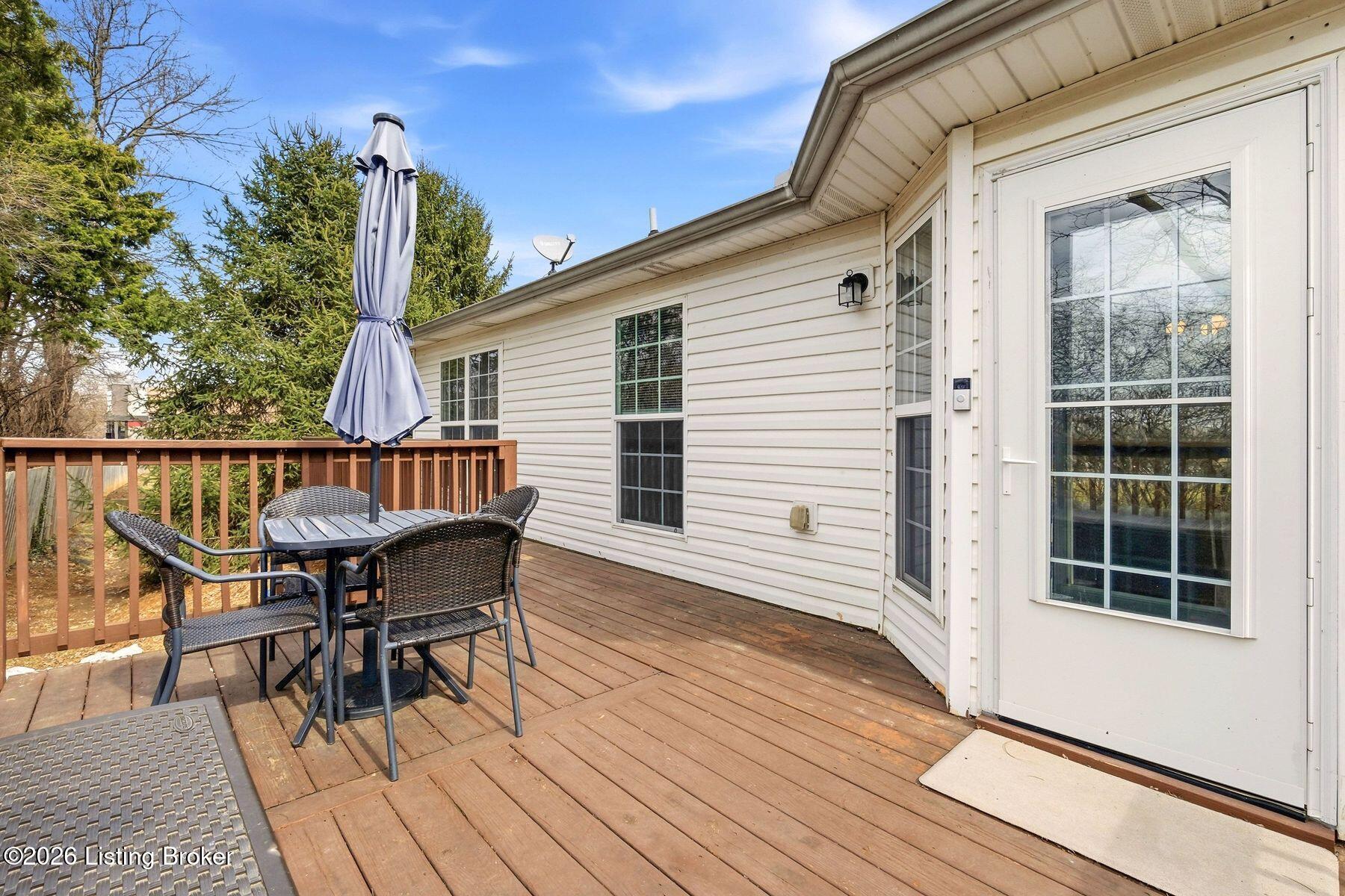 210 Charlton Wynde Dr 5