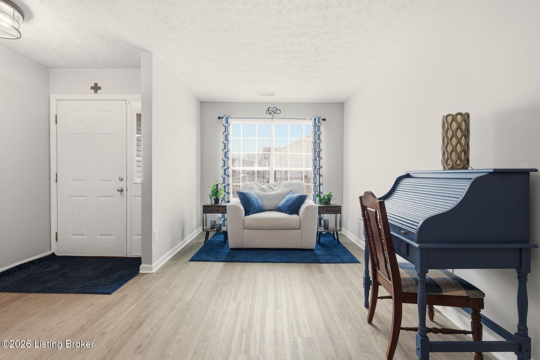 210 Charlton Wynde Dr 5