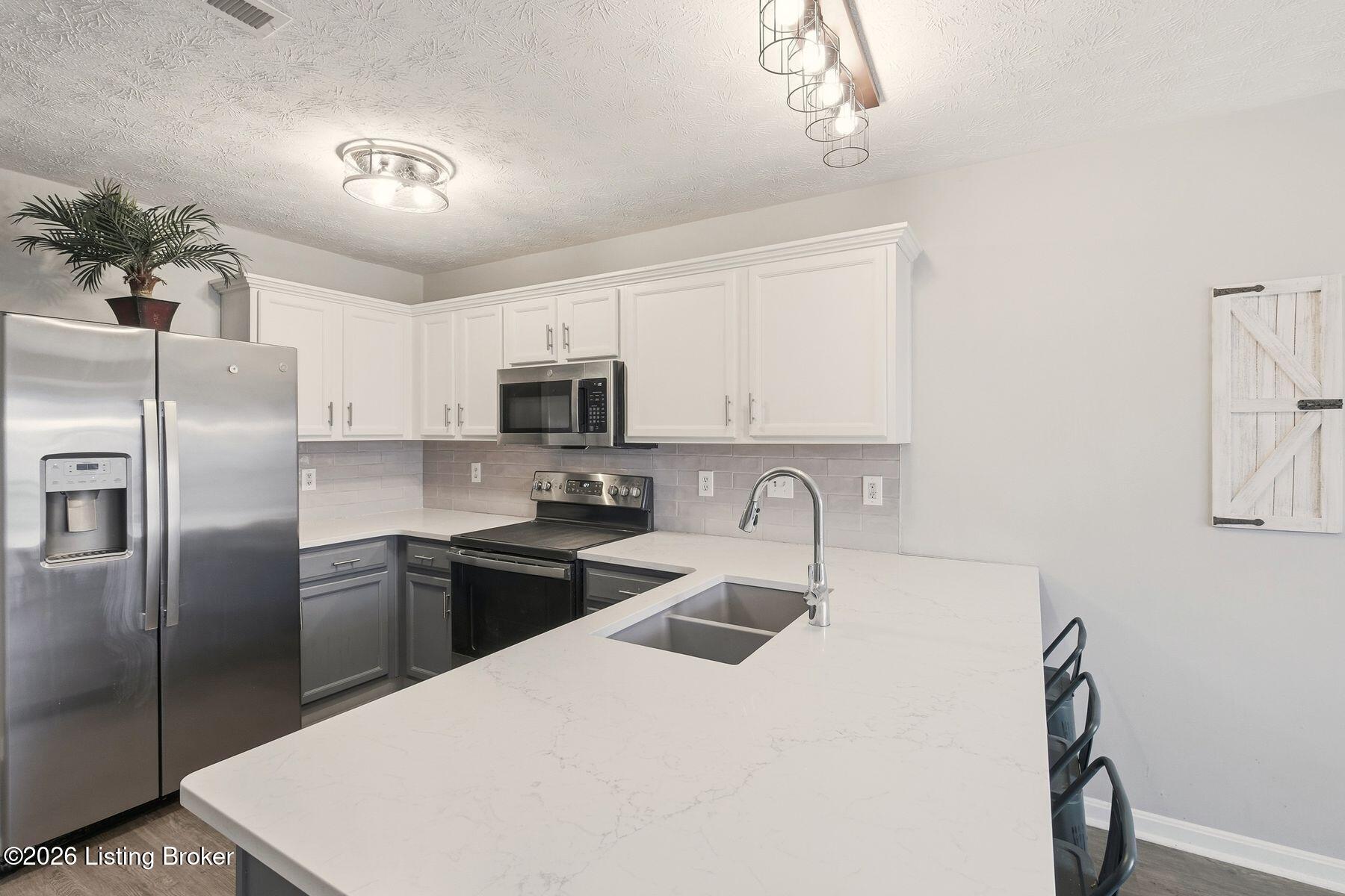 210 Charlton Wynde Dr 5