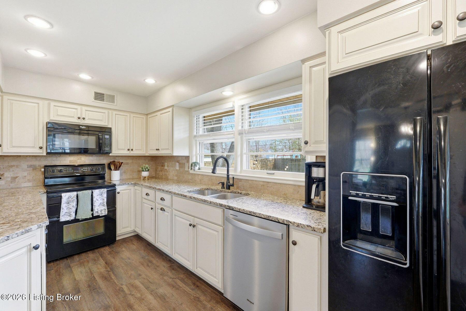 325 Brunswick Rd