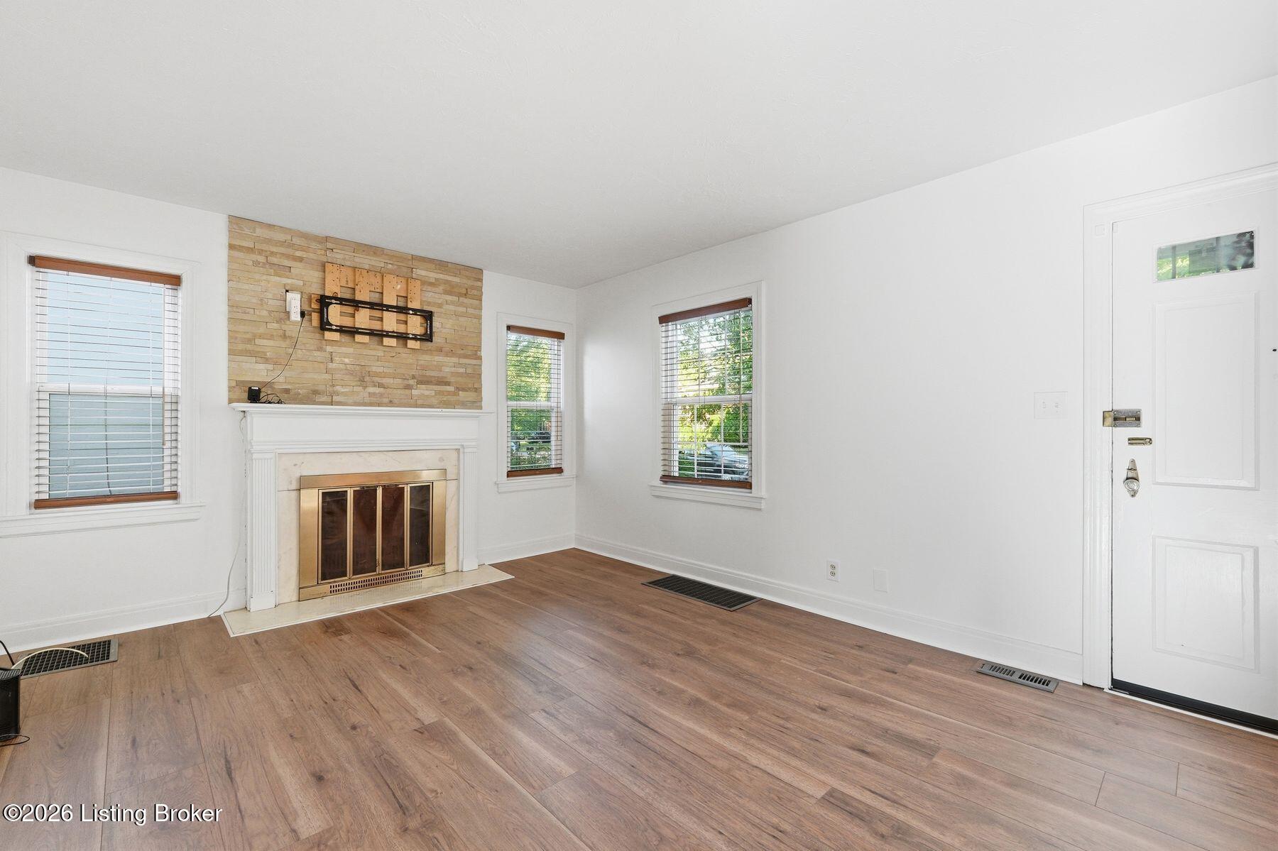 225 Brown Ave