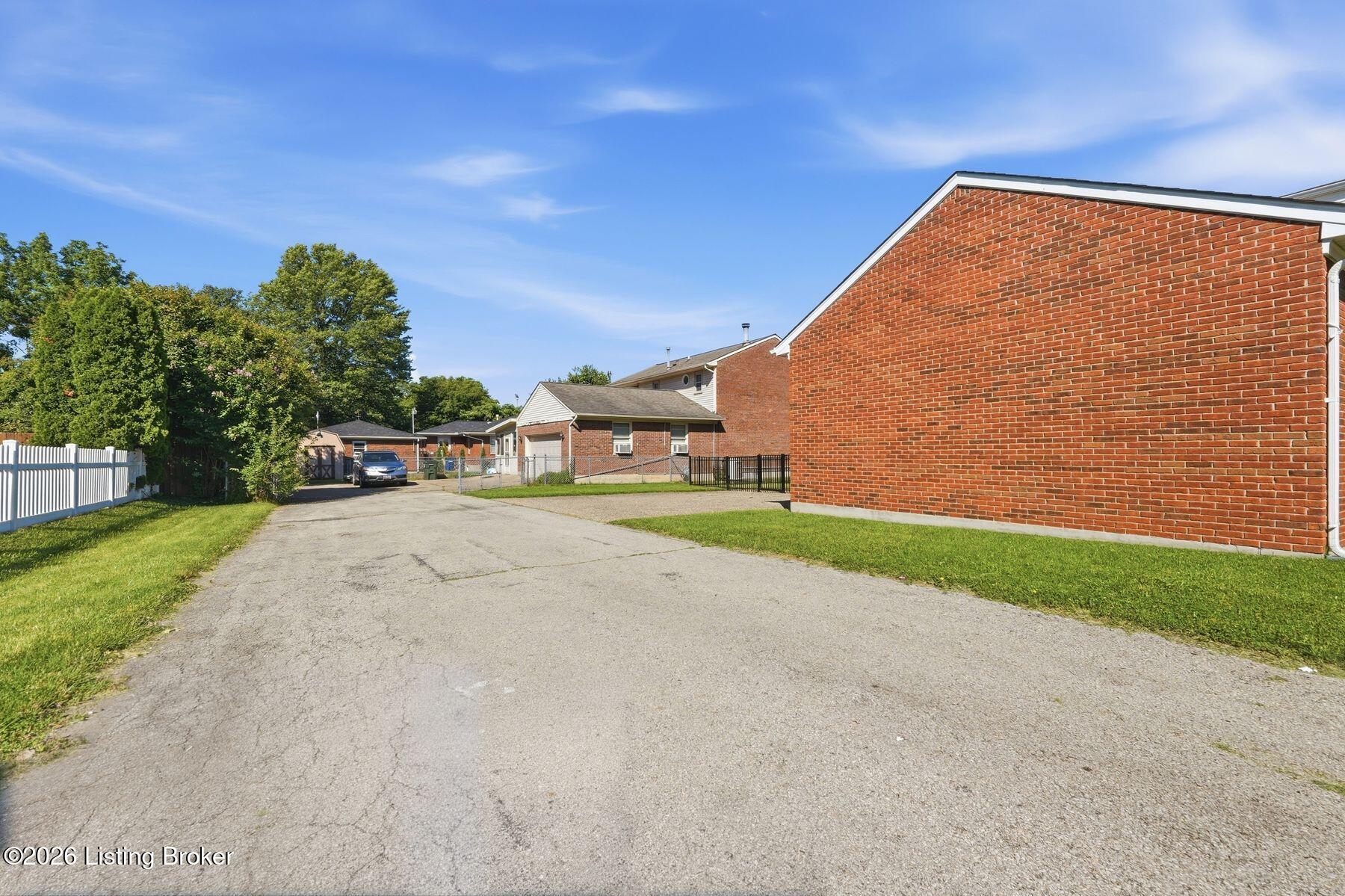 4246 Westport Rd