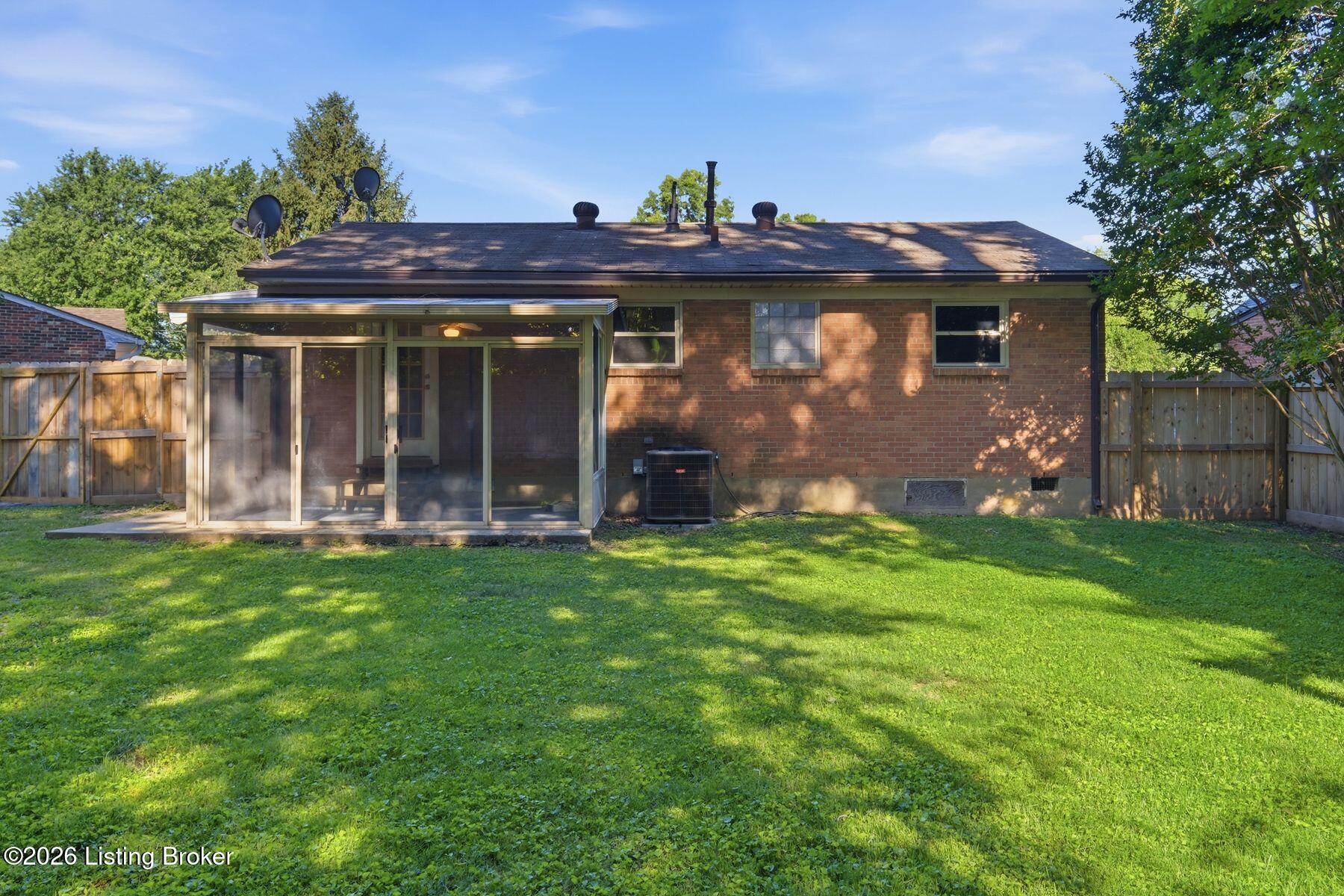 7605 Nannette Ct