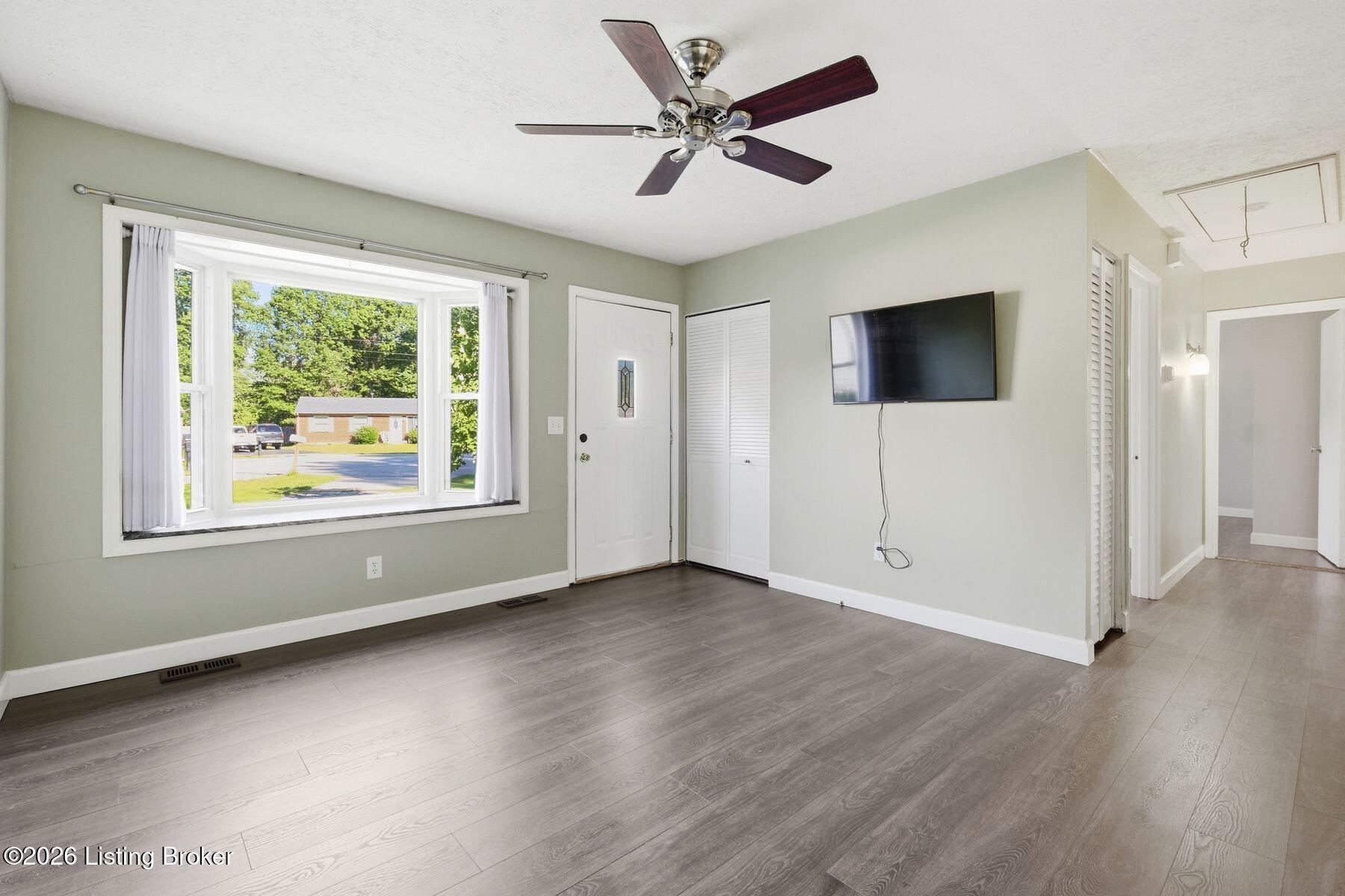7605 Nannette Ct
