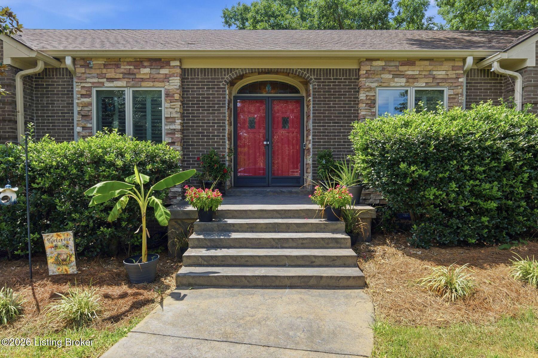 4319 Comanche Trail