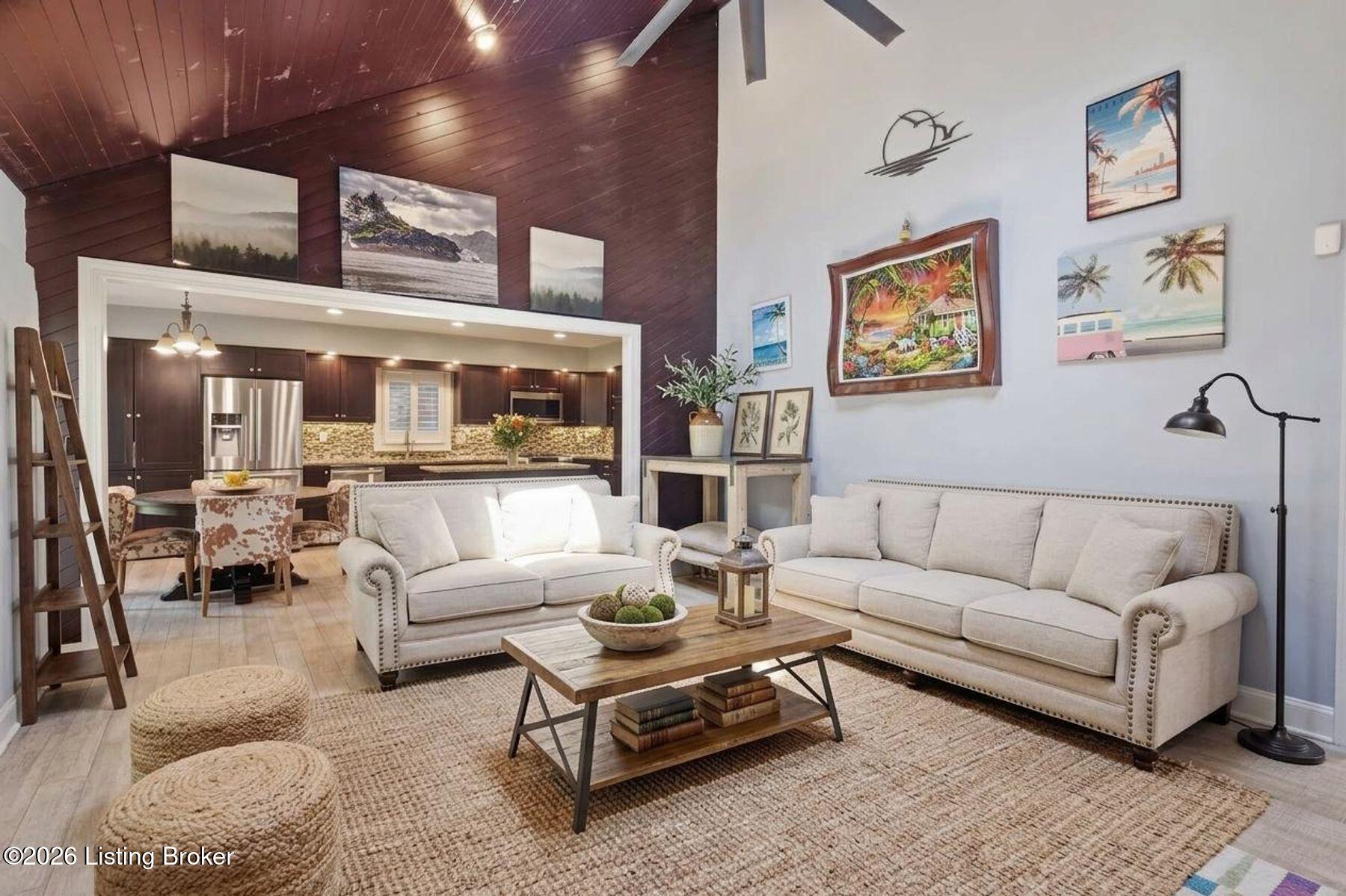 4319 Comanche Trail