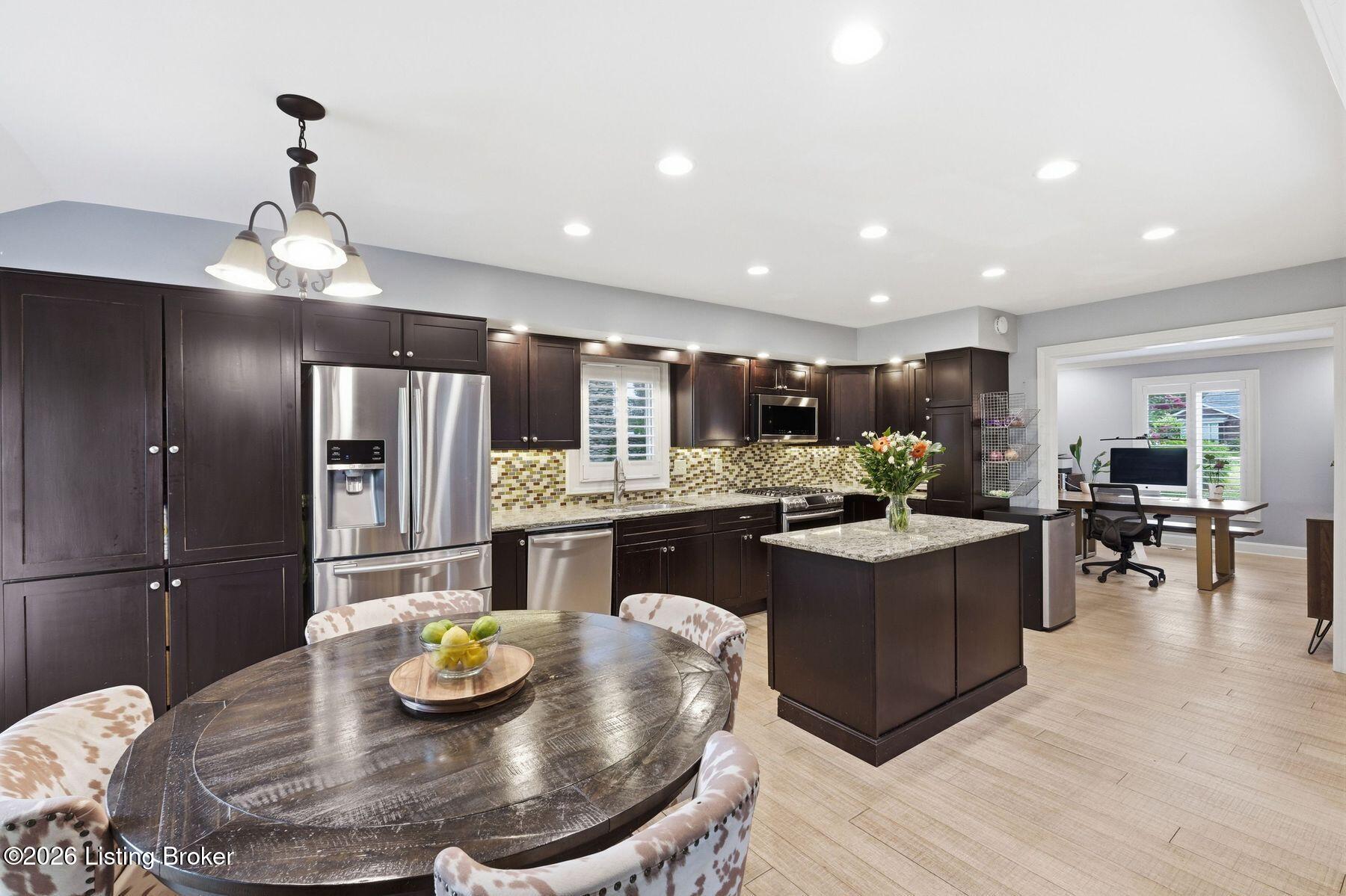 4319 Comanche Trail