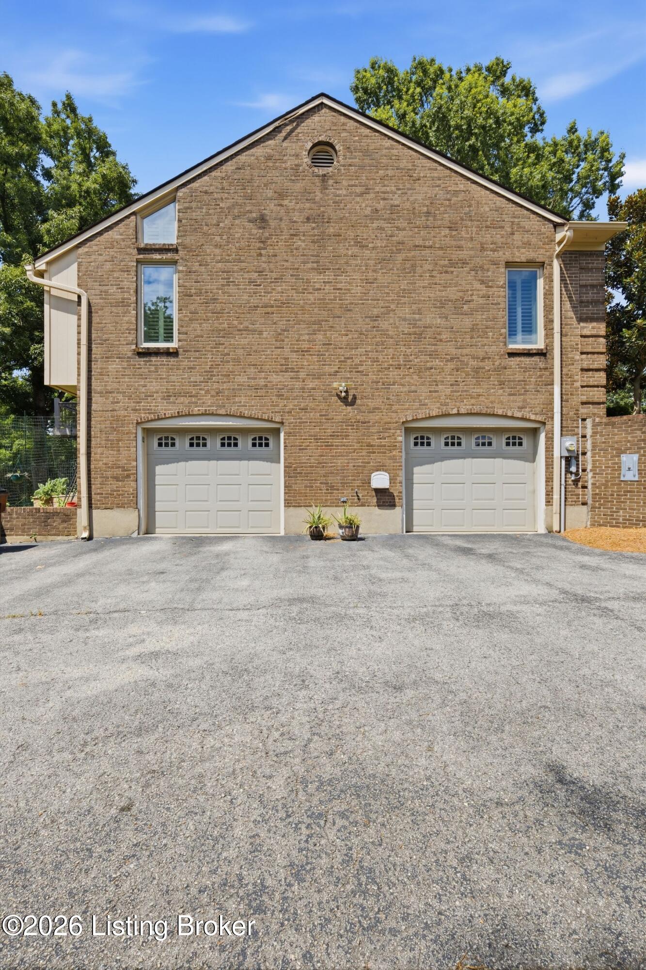 4319 Comanche Trail