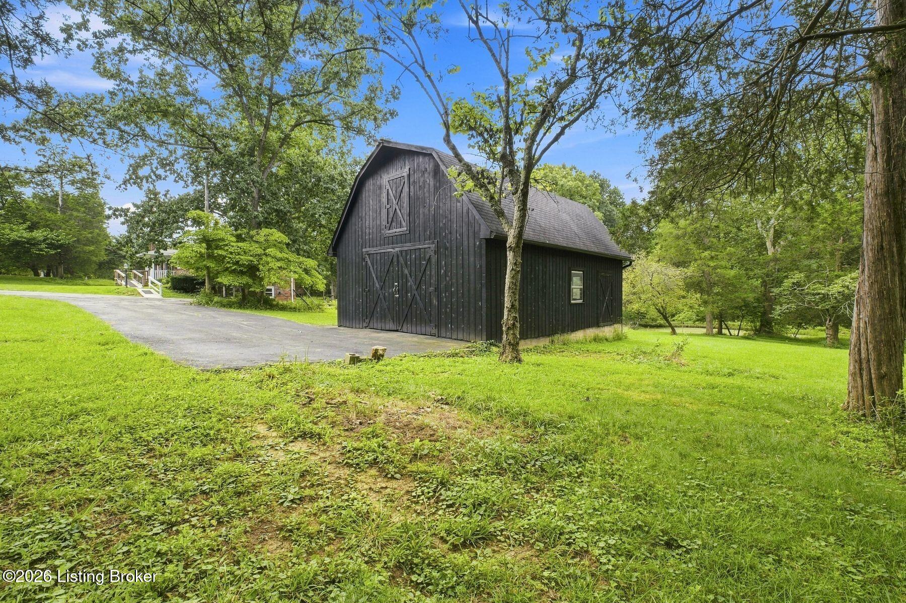 1802 Ironwood Rd