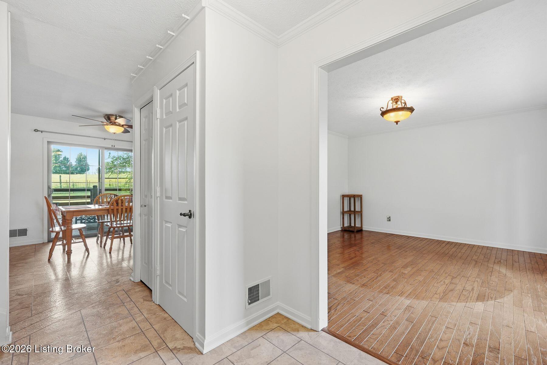5806 Renada Dr