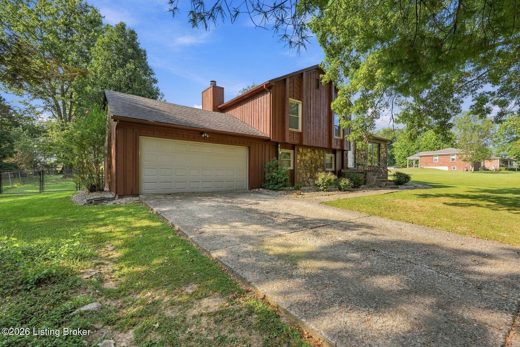 5806 Renada Dr