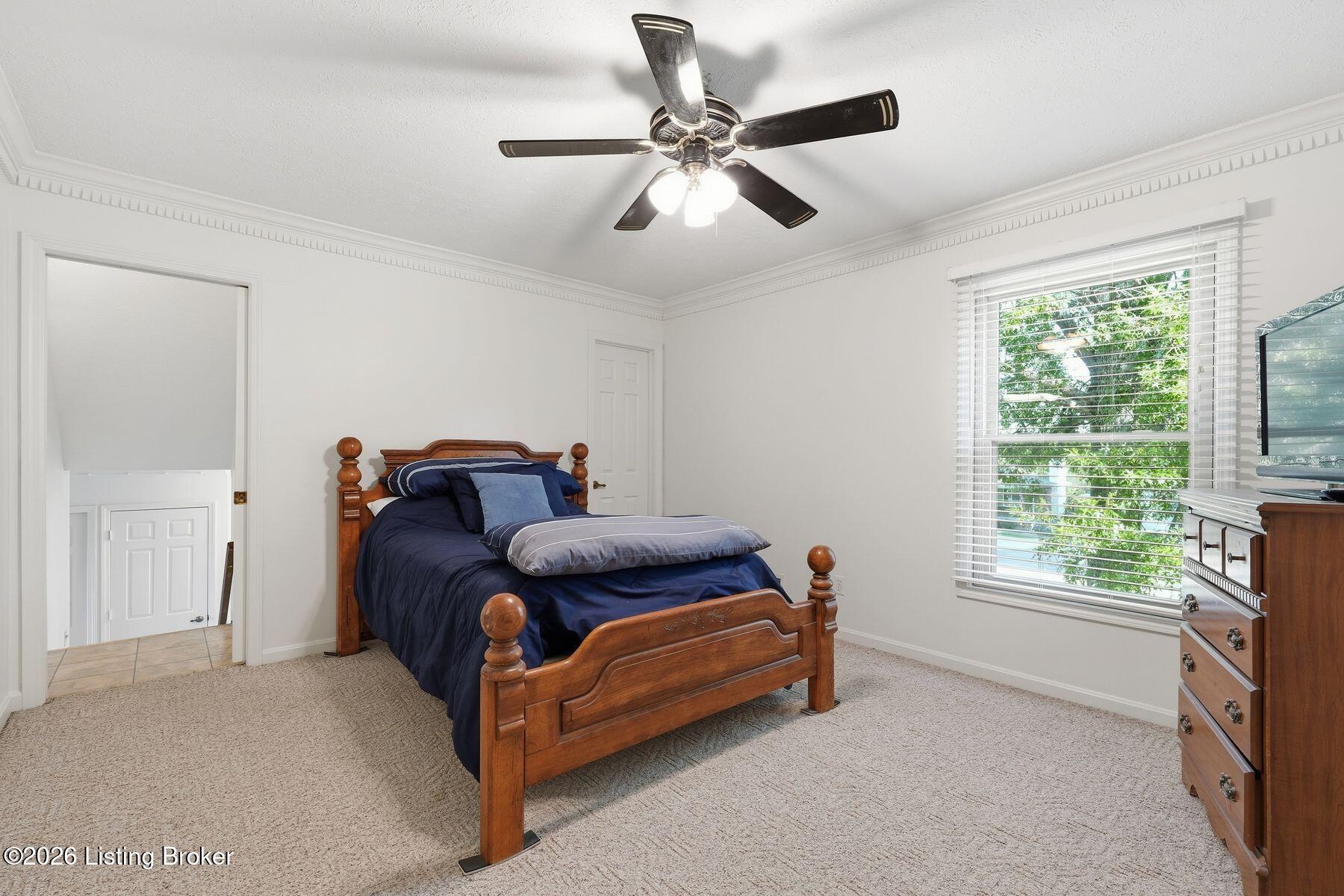5806 Renada Dr