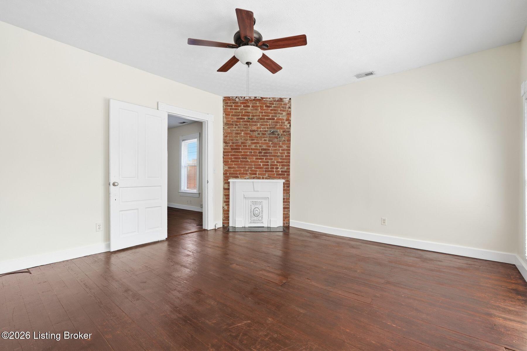 1521 Morton Ave