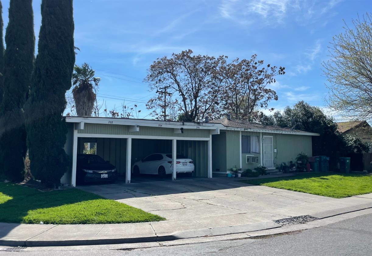702 San Miguel Avenue